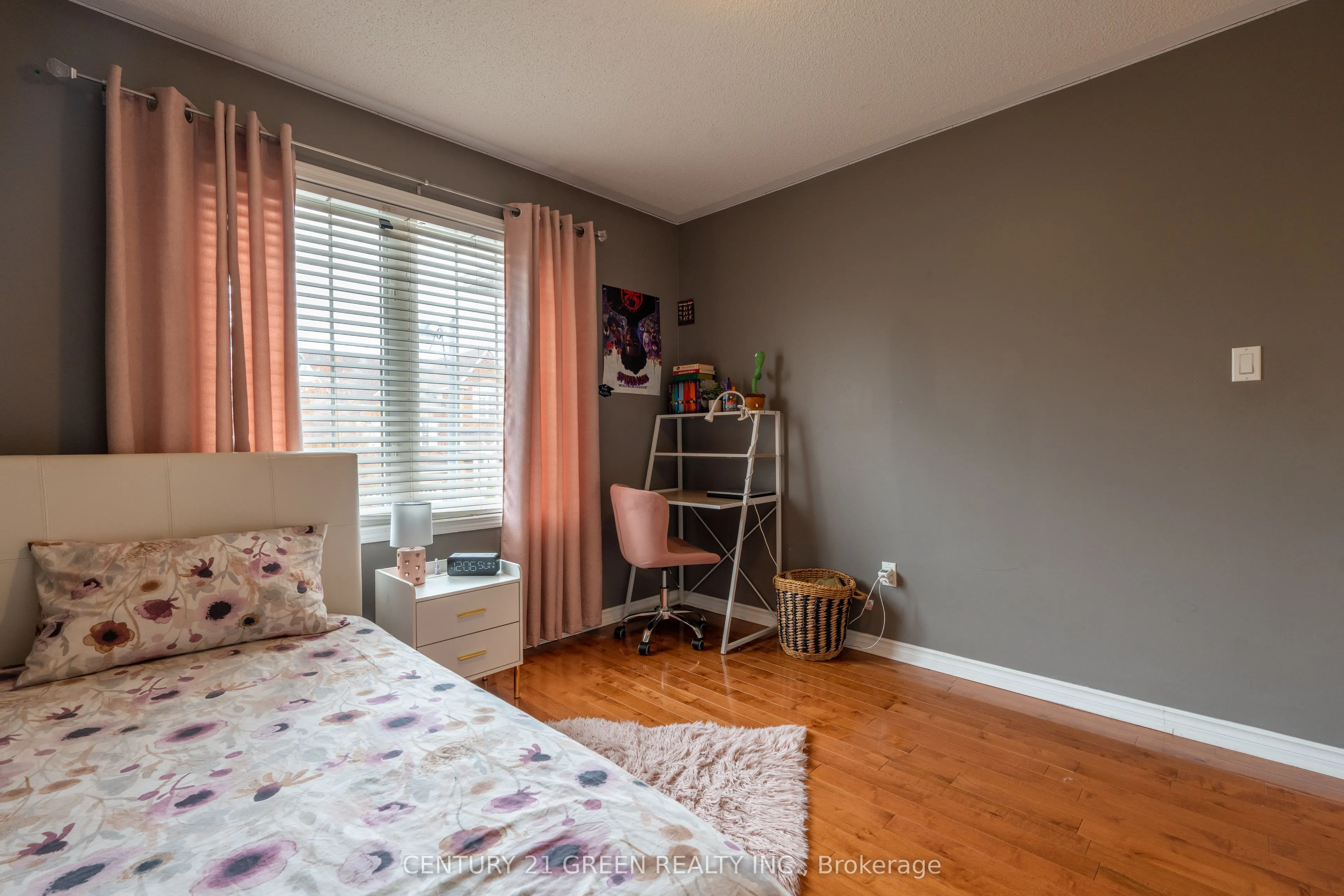 936 Hepburn Road