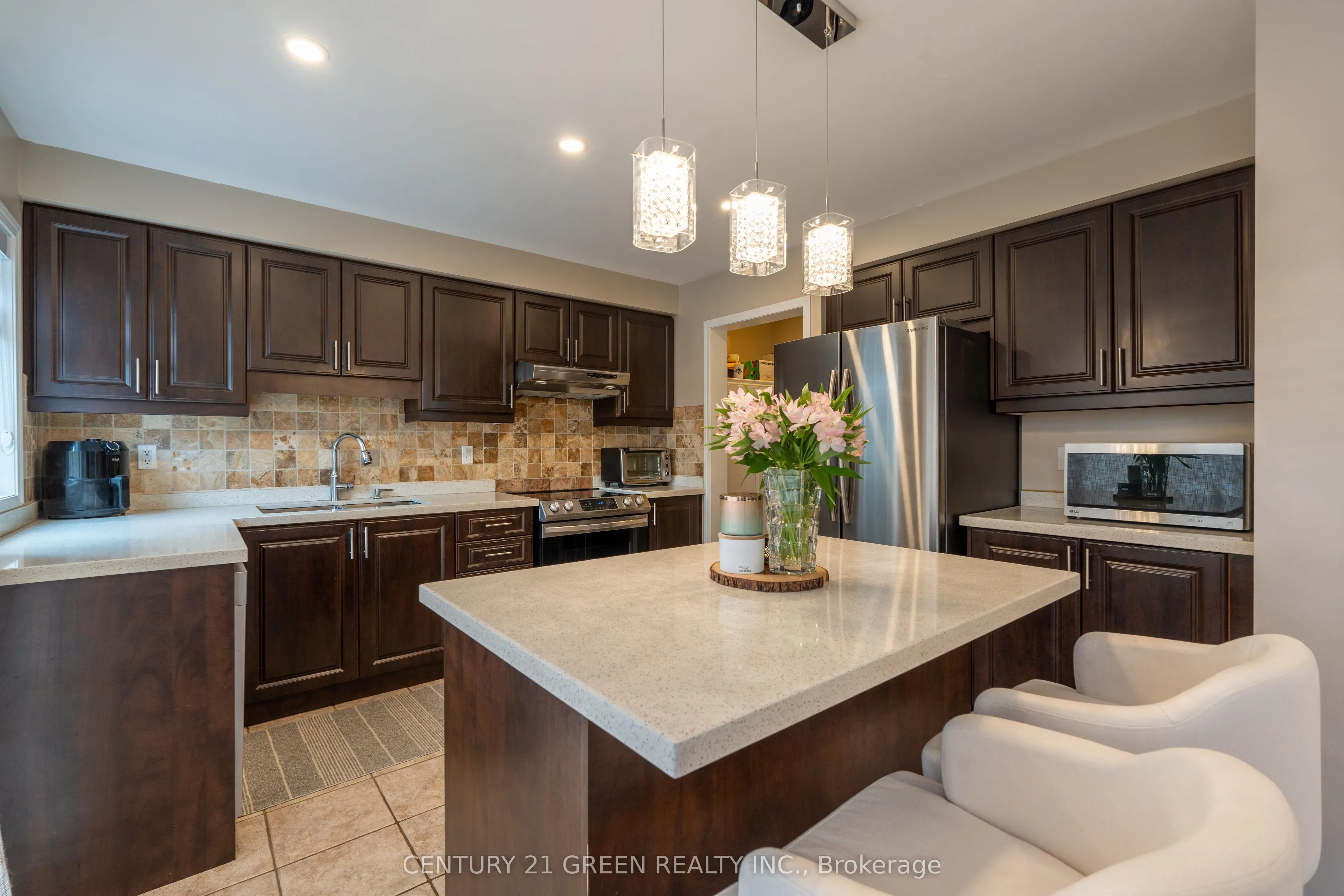 936 Hepburn Road