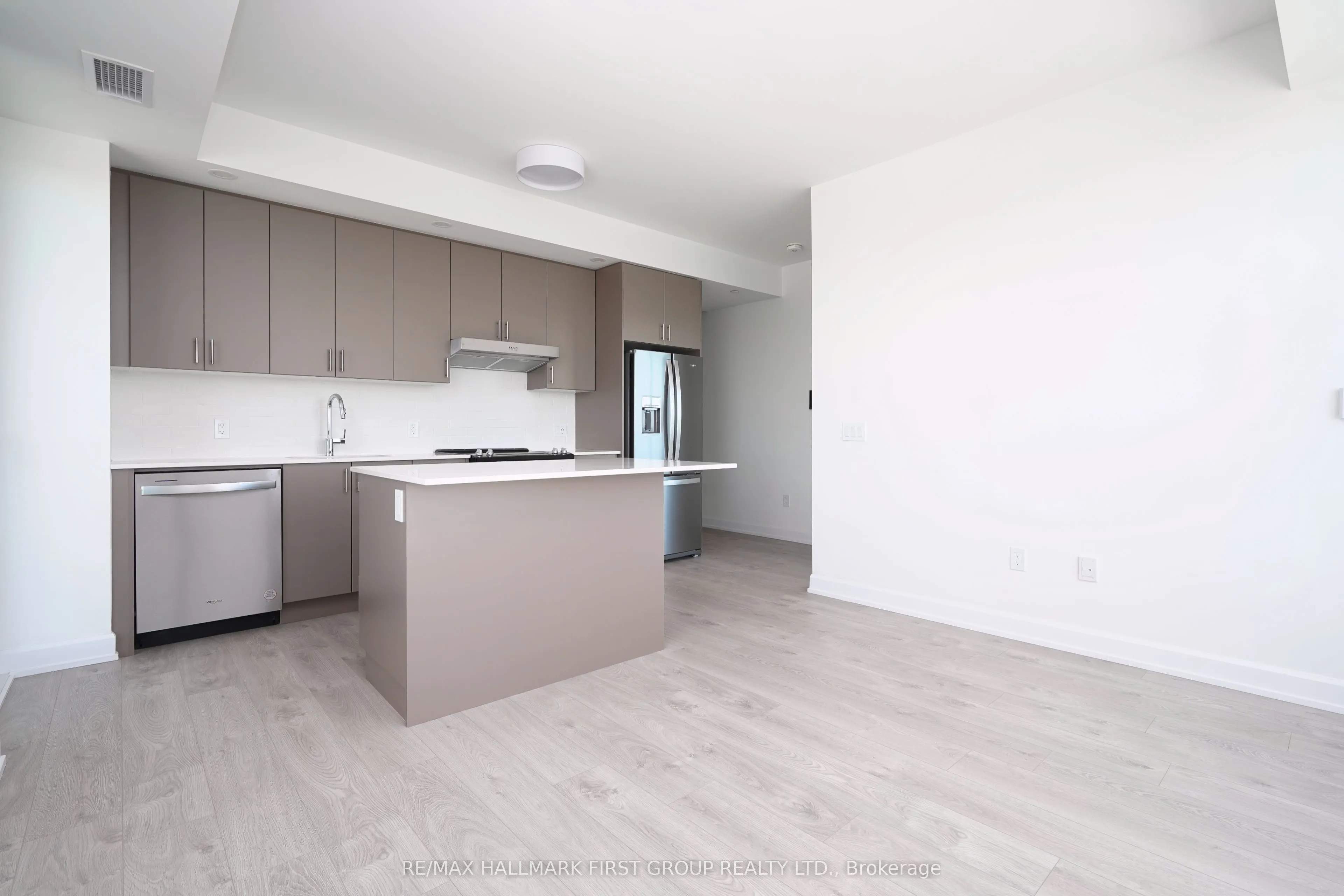 3220 William Coltson Avenue, #813