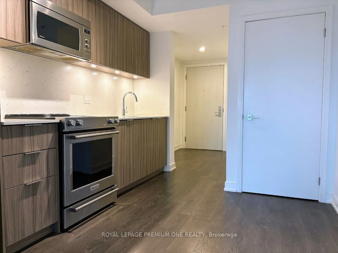 30 SAMUEL WOOD Way, #2111