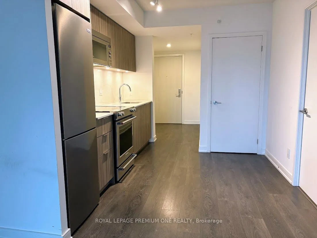 30 SAMUEL WOOD Way, #2111
