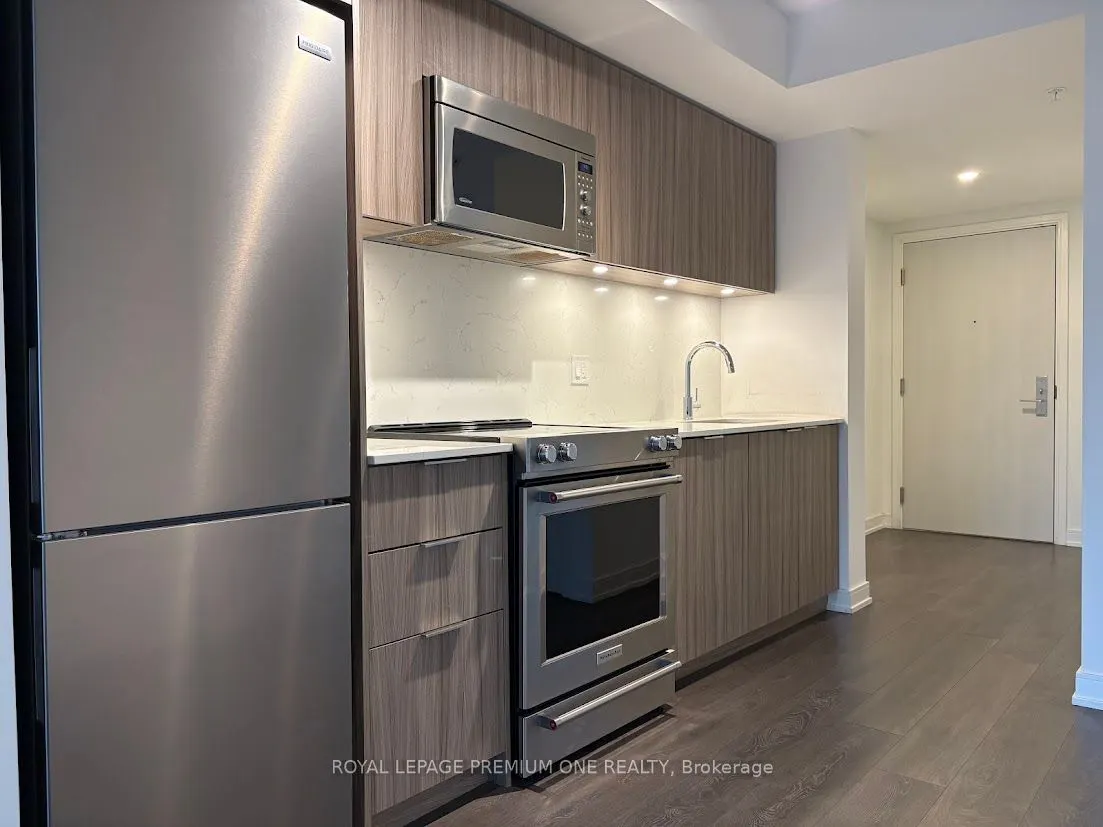 30 SAMUEL WOOD Way, #2111