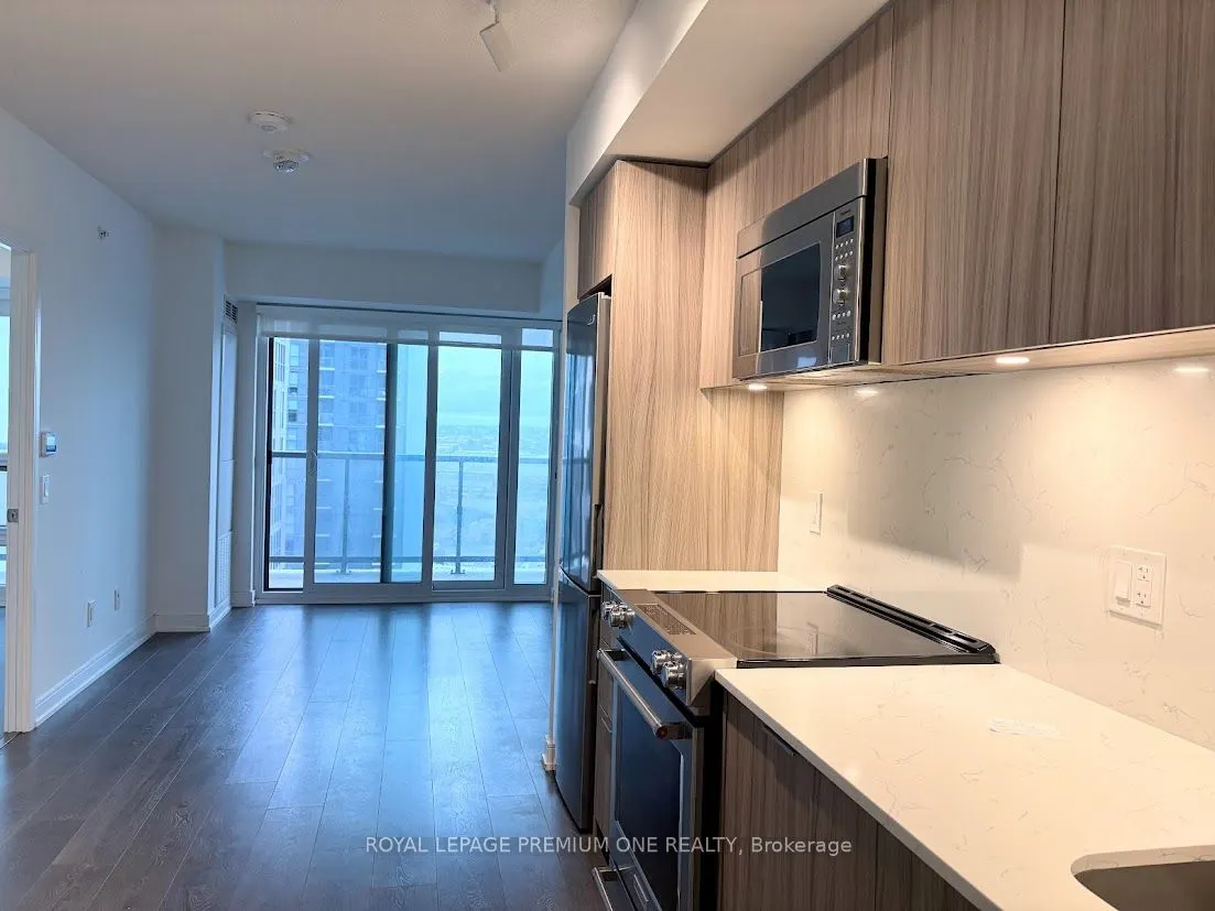 30 SAMUEL WOOD Way, #2111