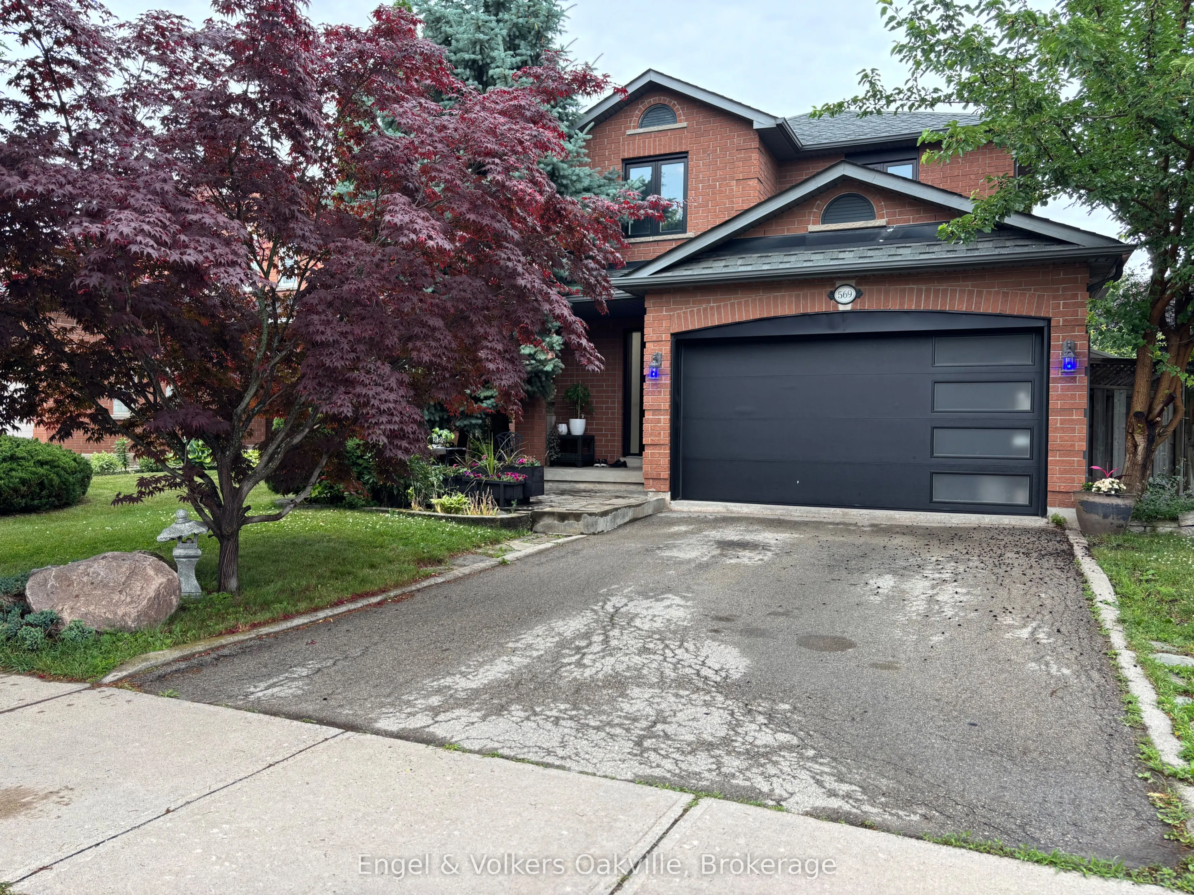 569 Phoebe Crescent