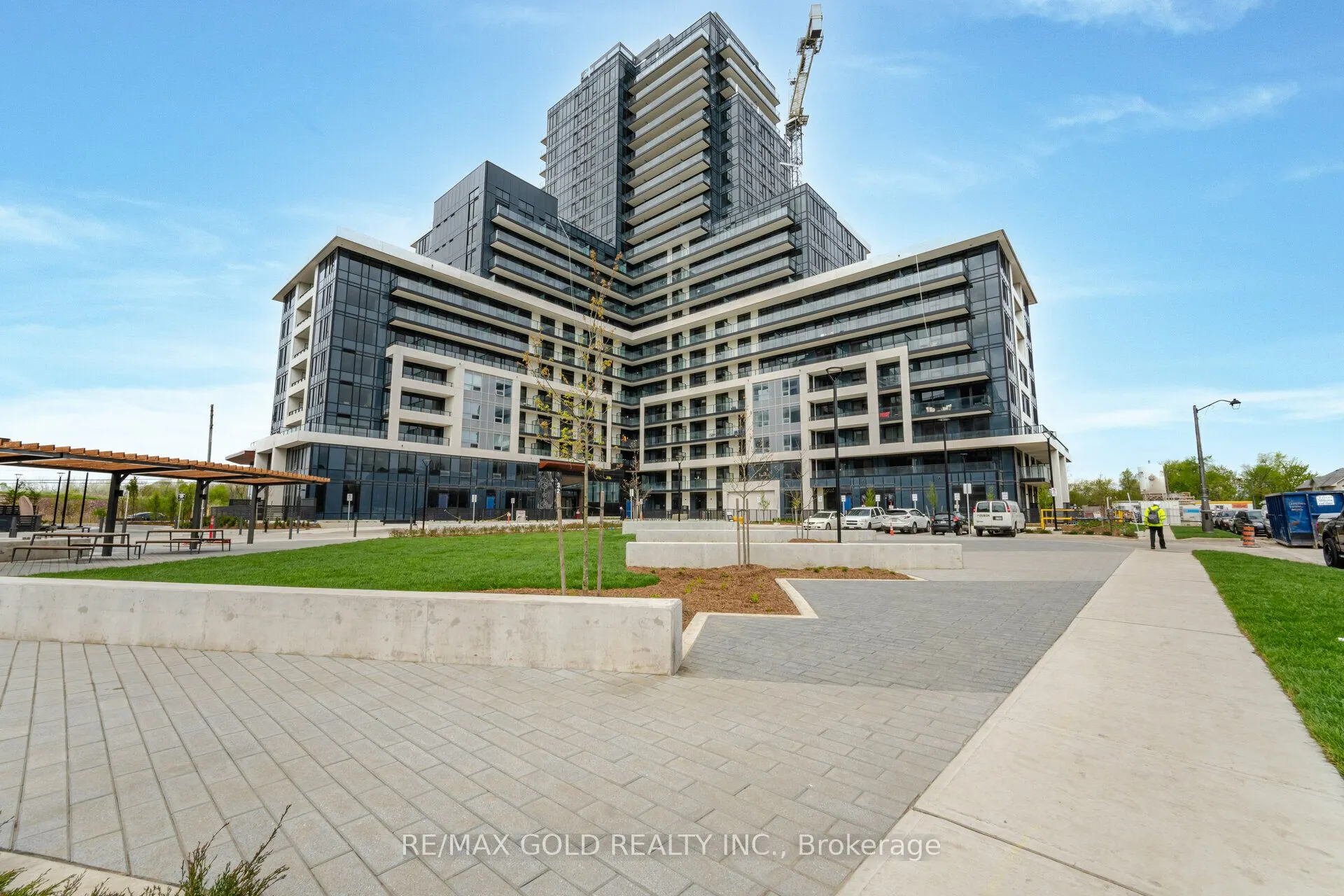 3220 William Coltson Avenue E, #817
