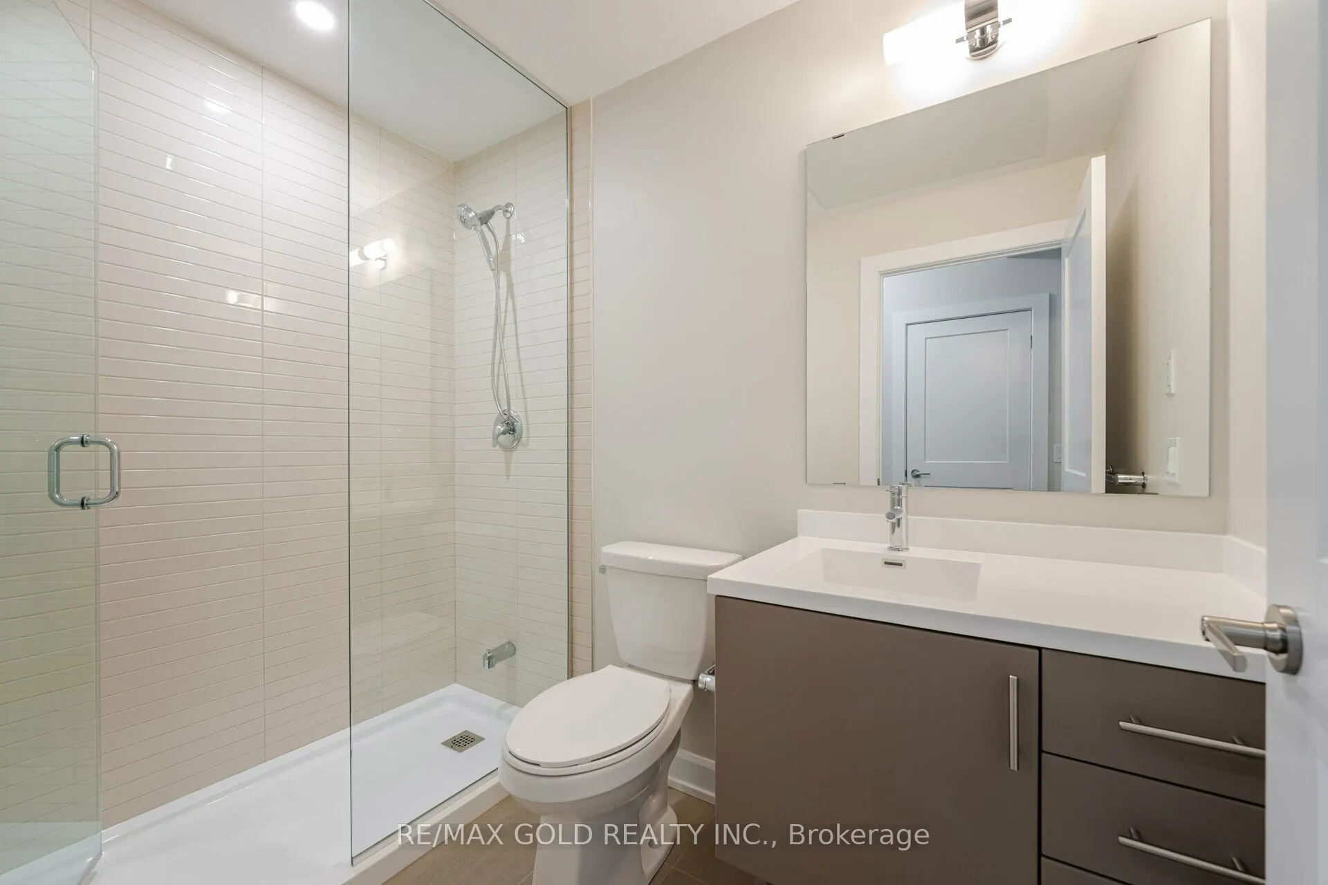3220 William Coltson Avenue E, #817