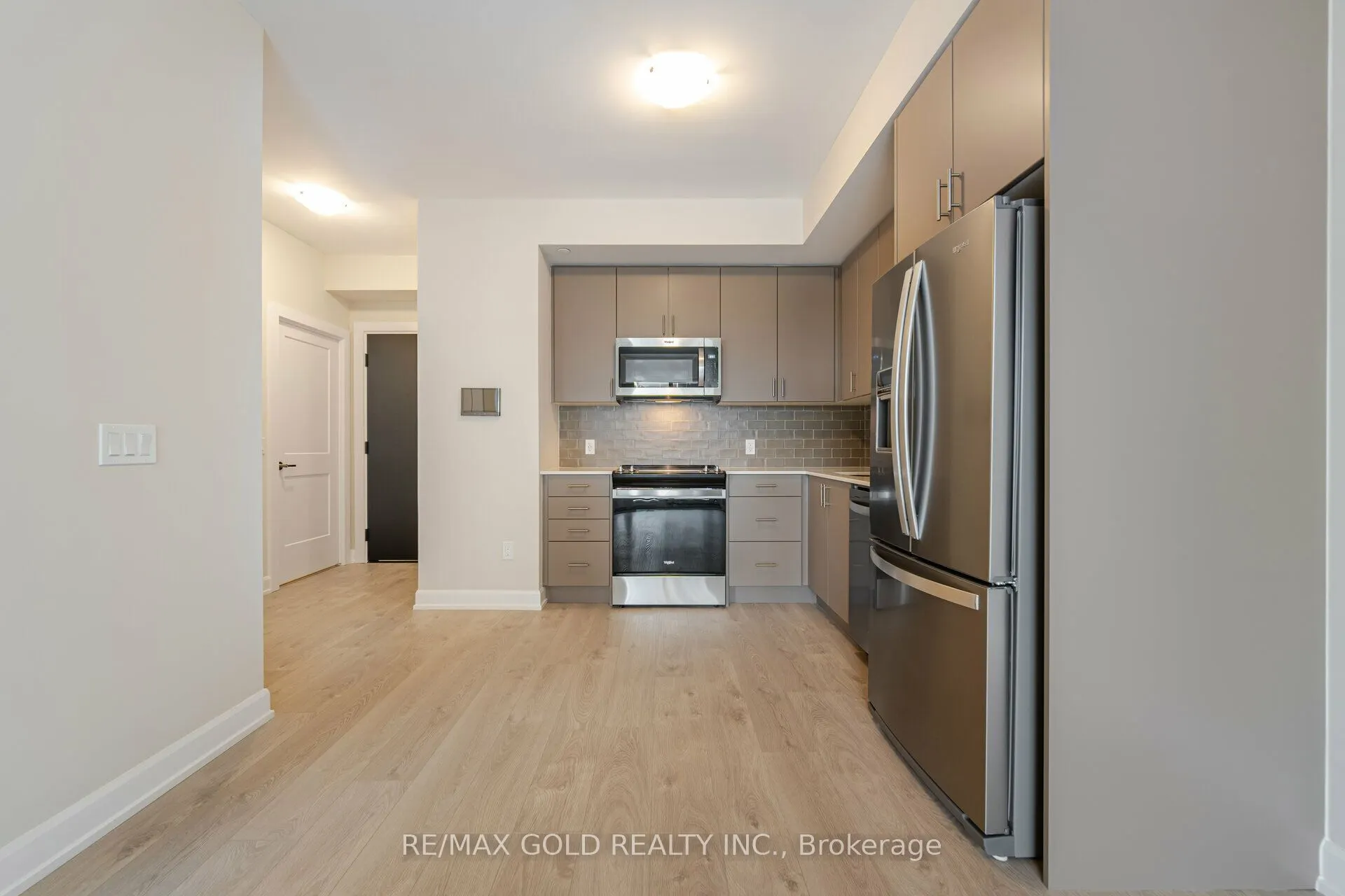 3220 William Coltson Avenue E, #817