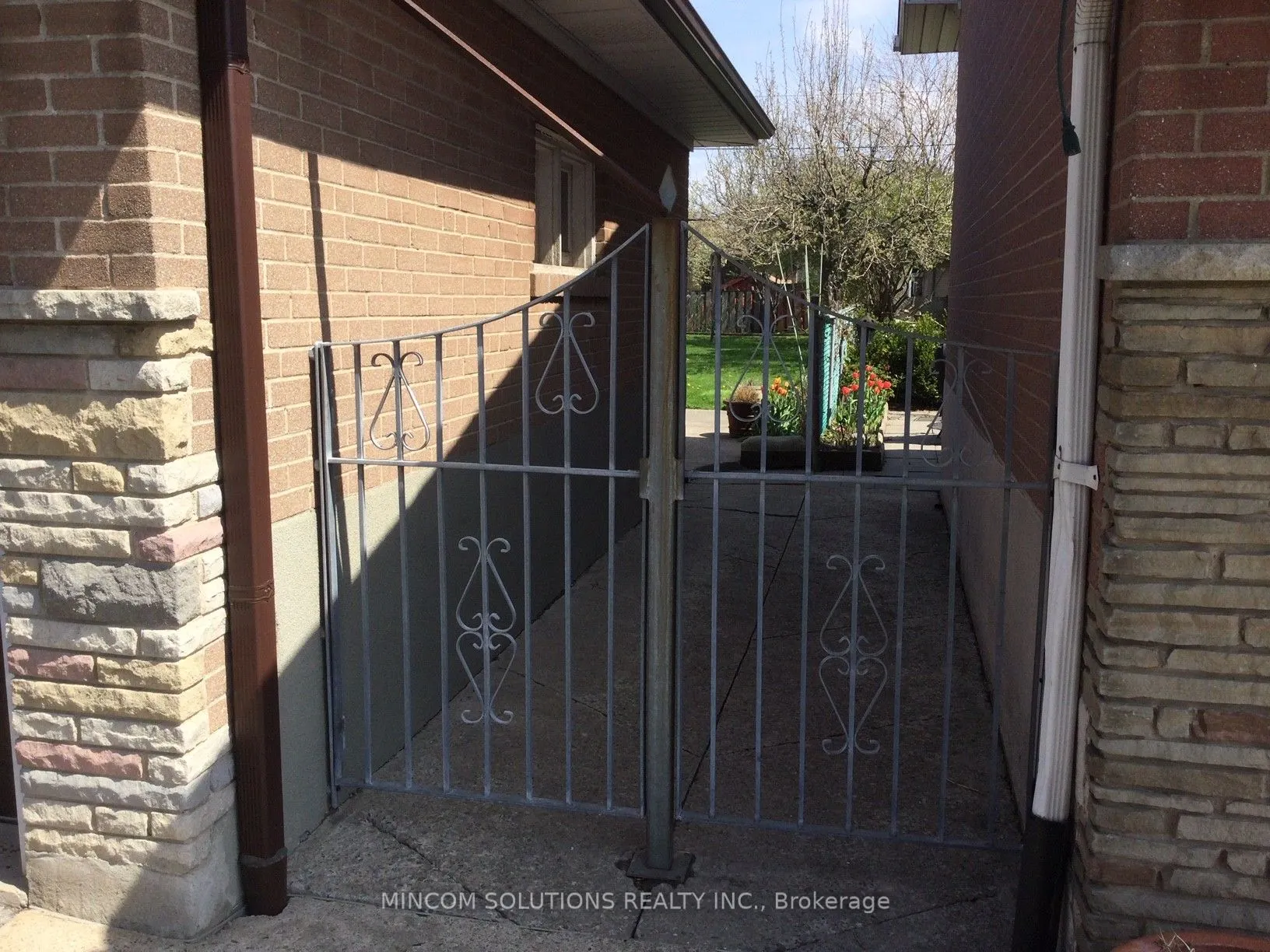 167 Kingsview Boulevard