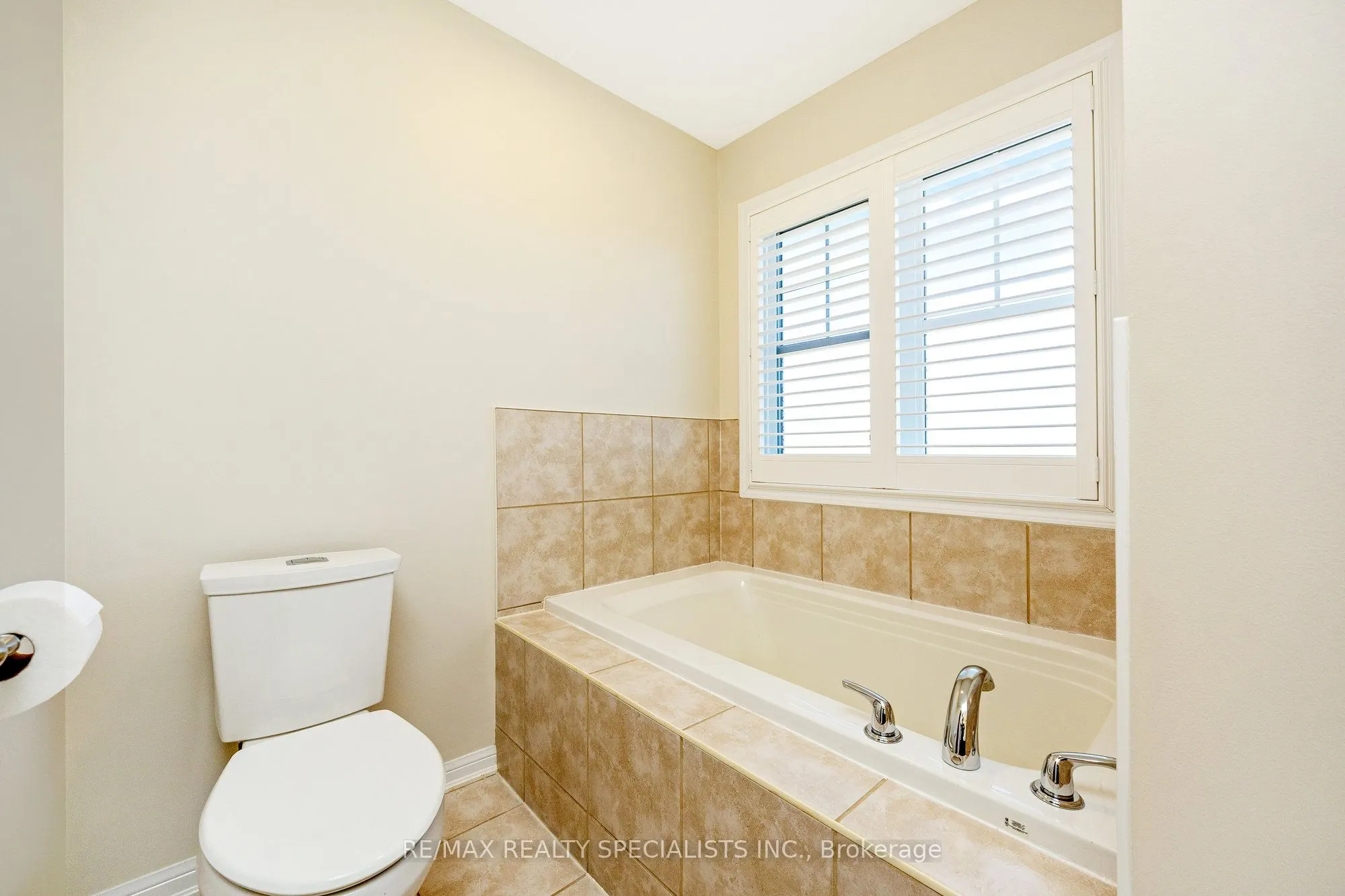 855 FOWLES Court