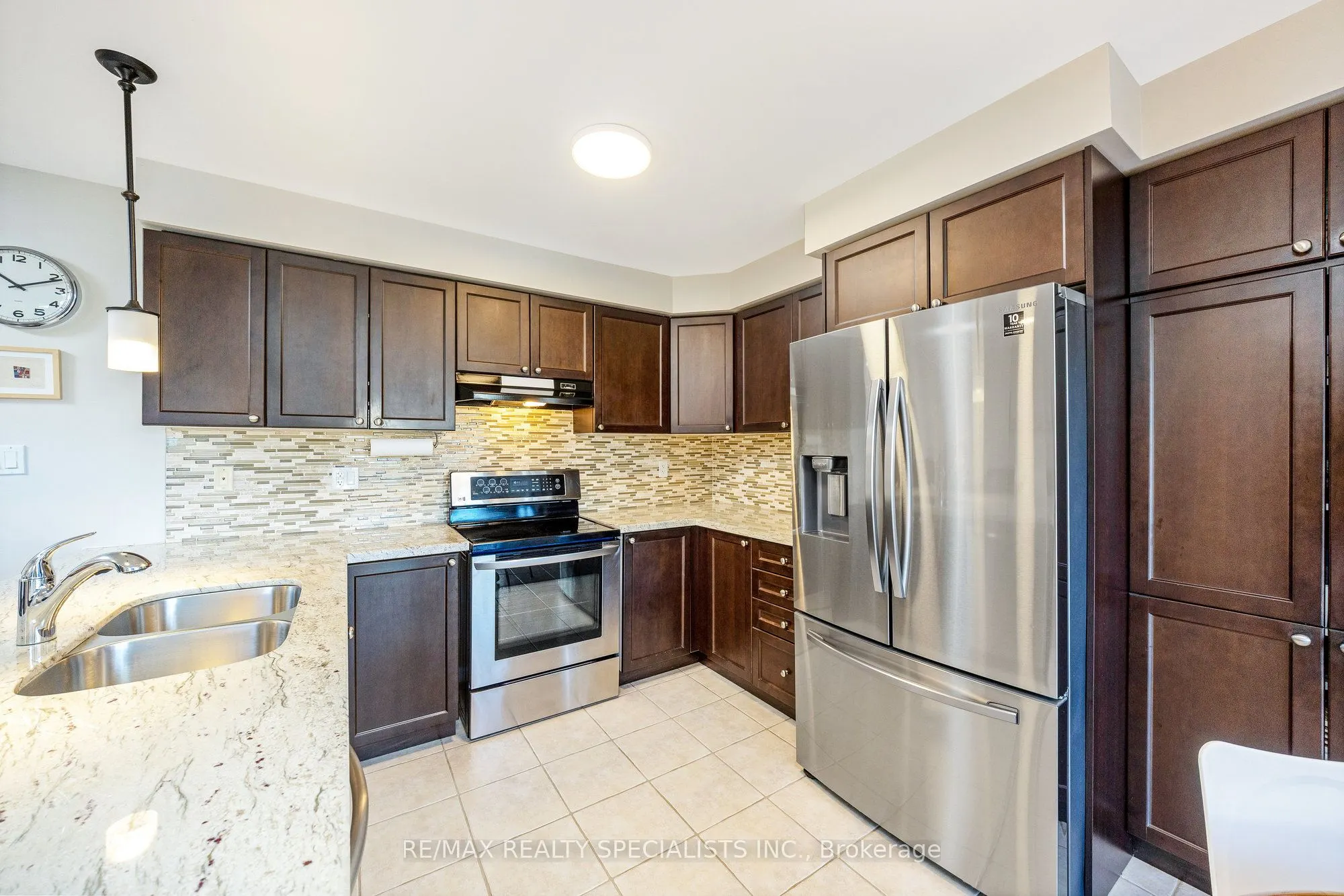 855 FOWLES Court