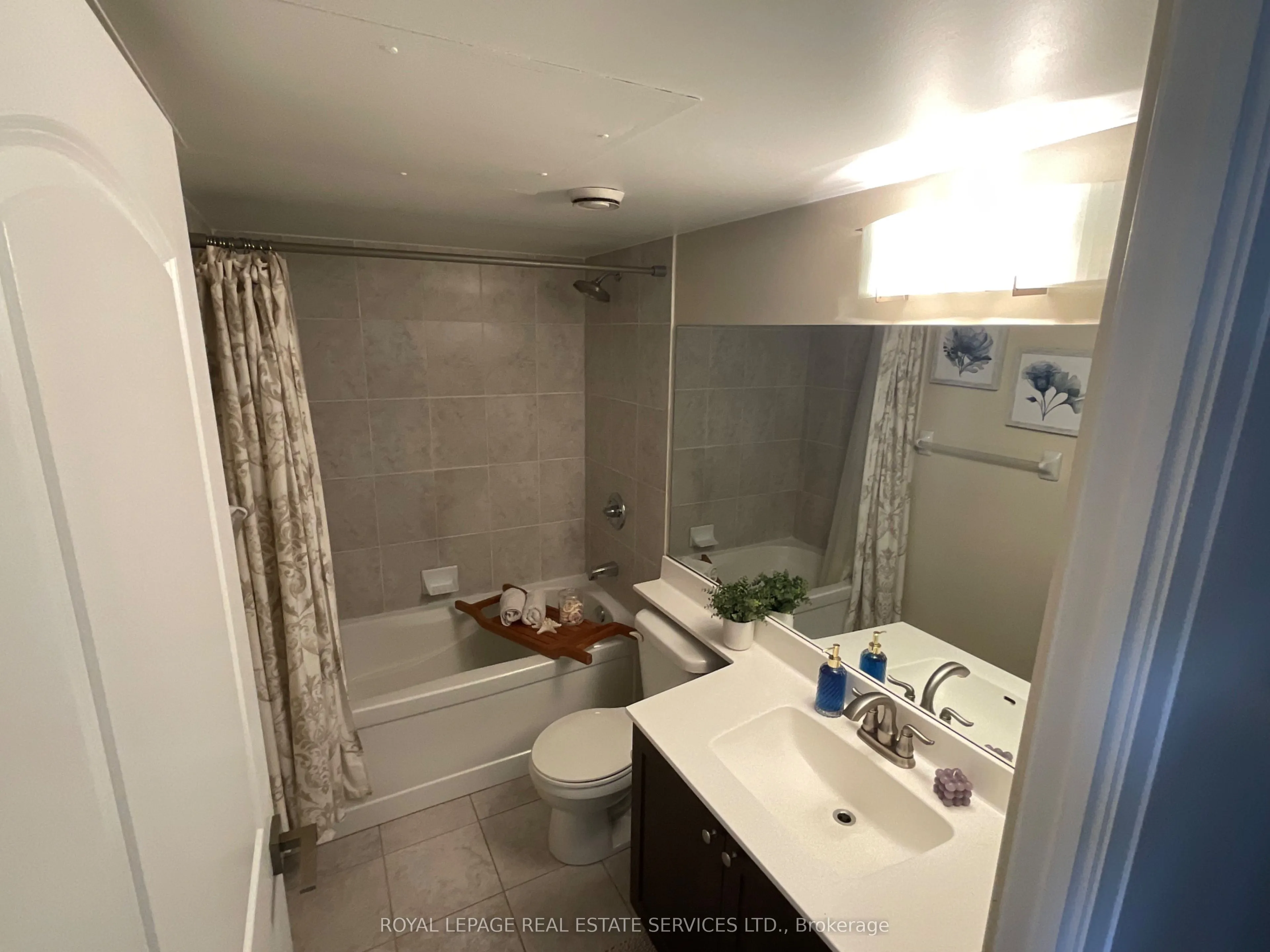 55 De Boers Drive, #1203