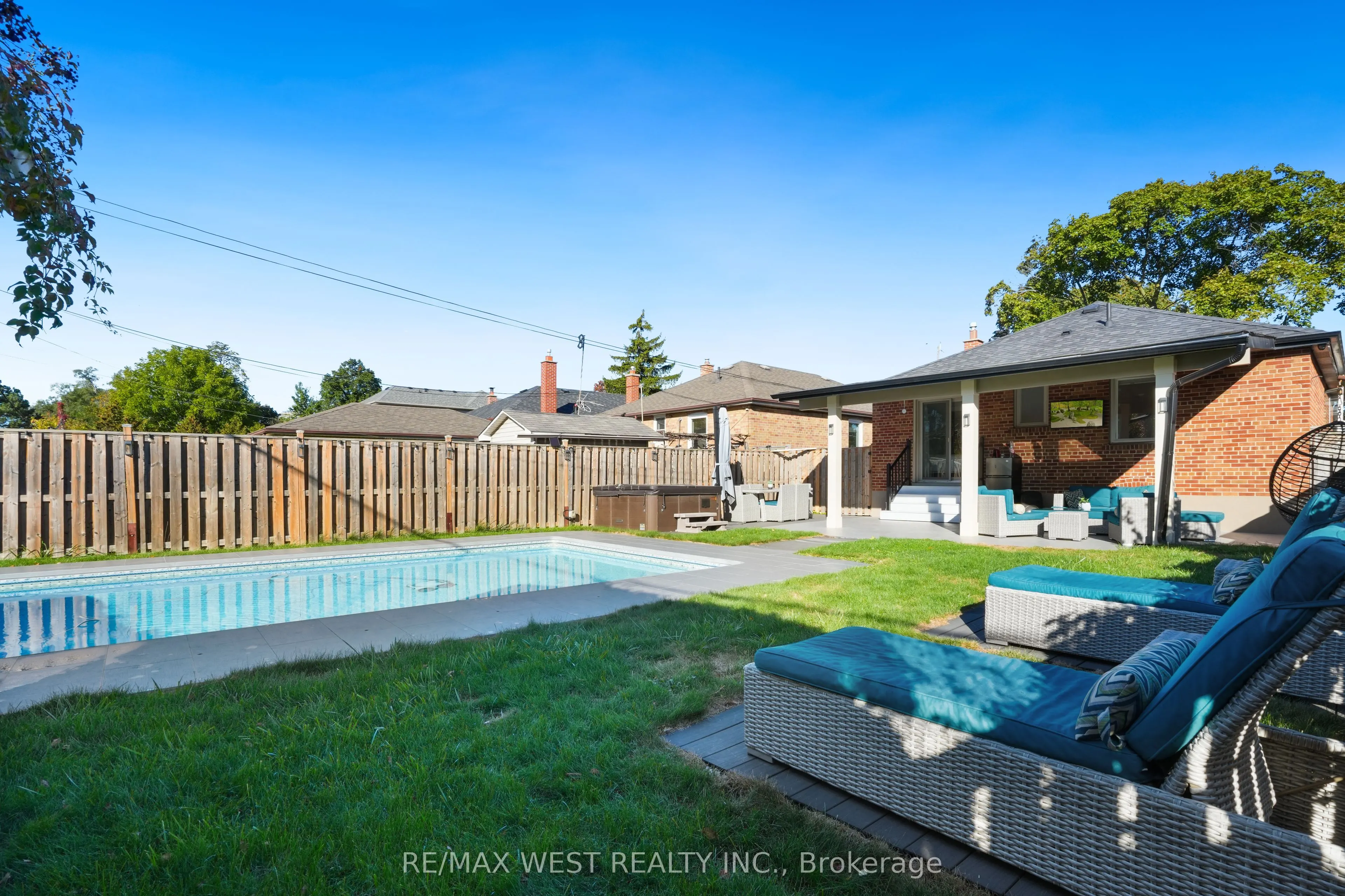 25 Silvercrest Avenue