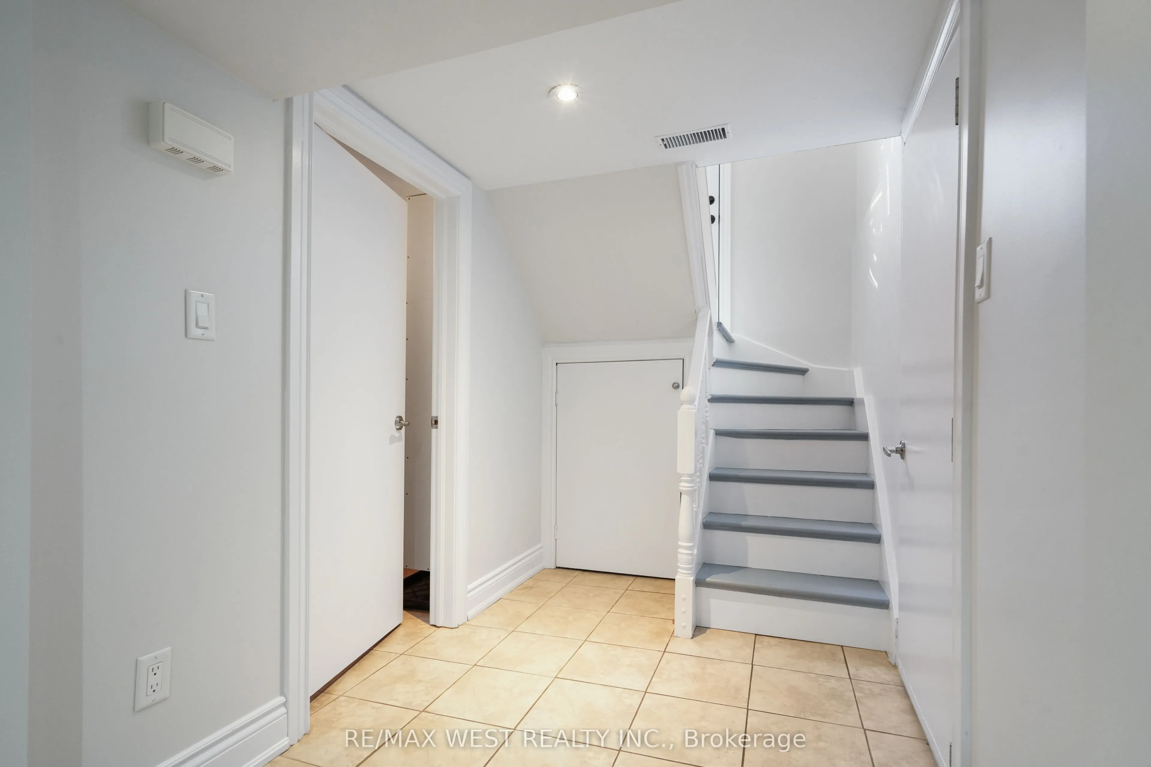 25 Silvercrest Avenue