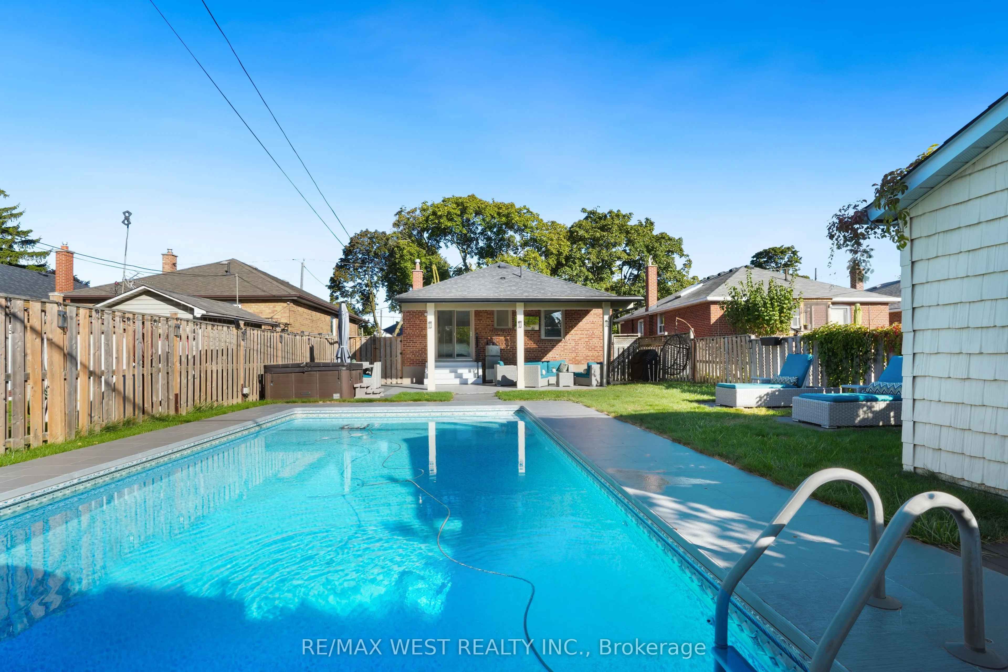 25 Silvercrest Avenue