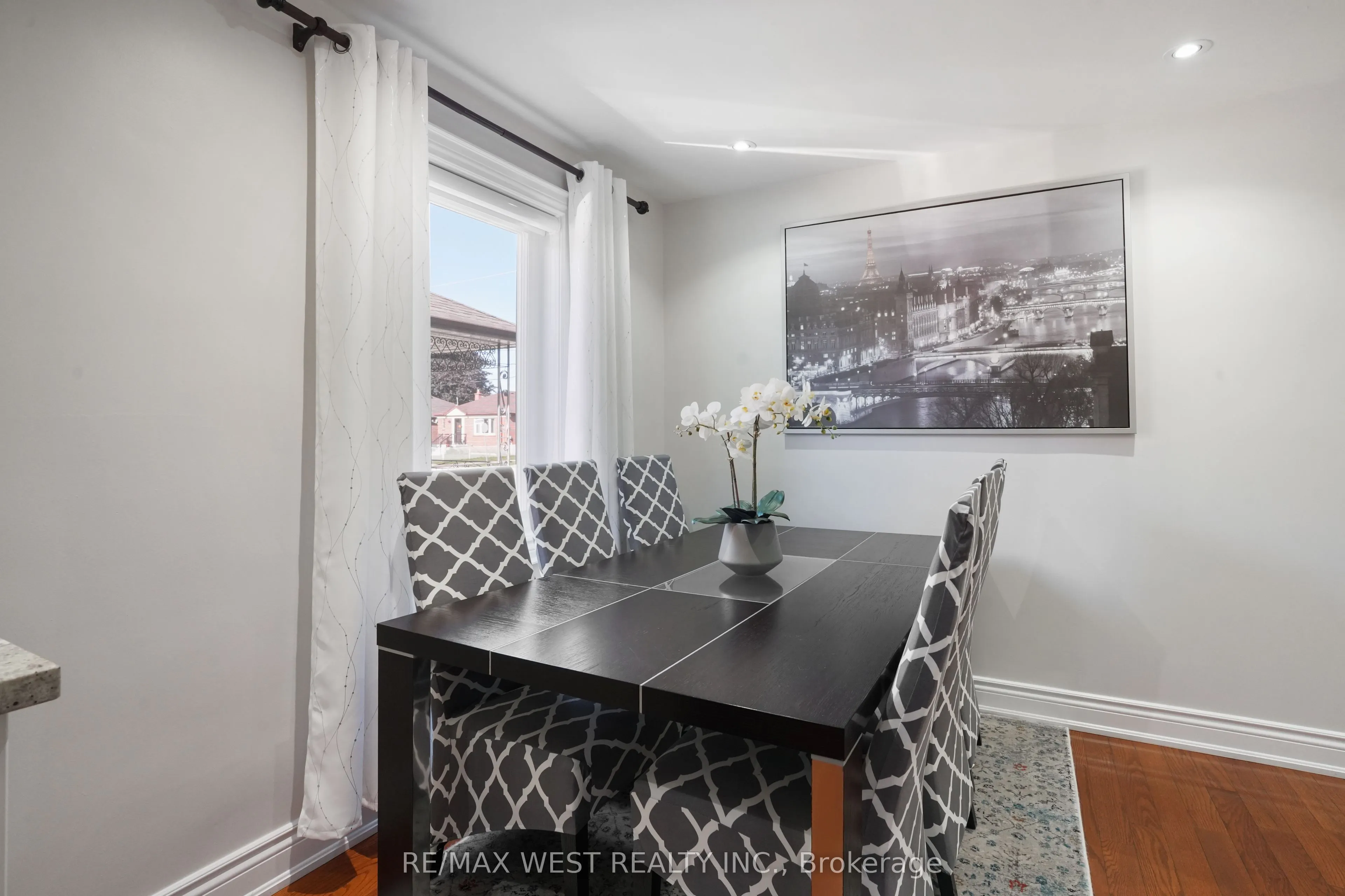 25 Silvercrest Avenue