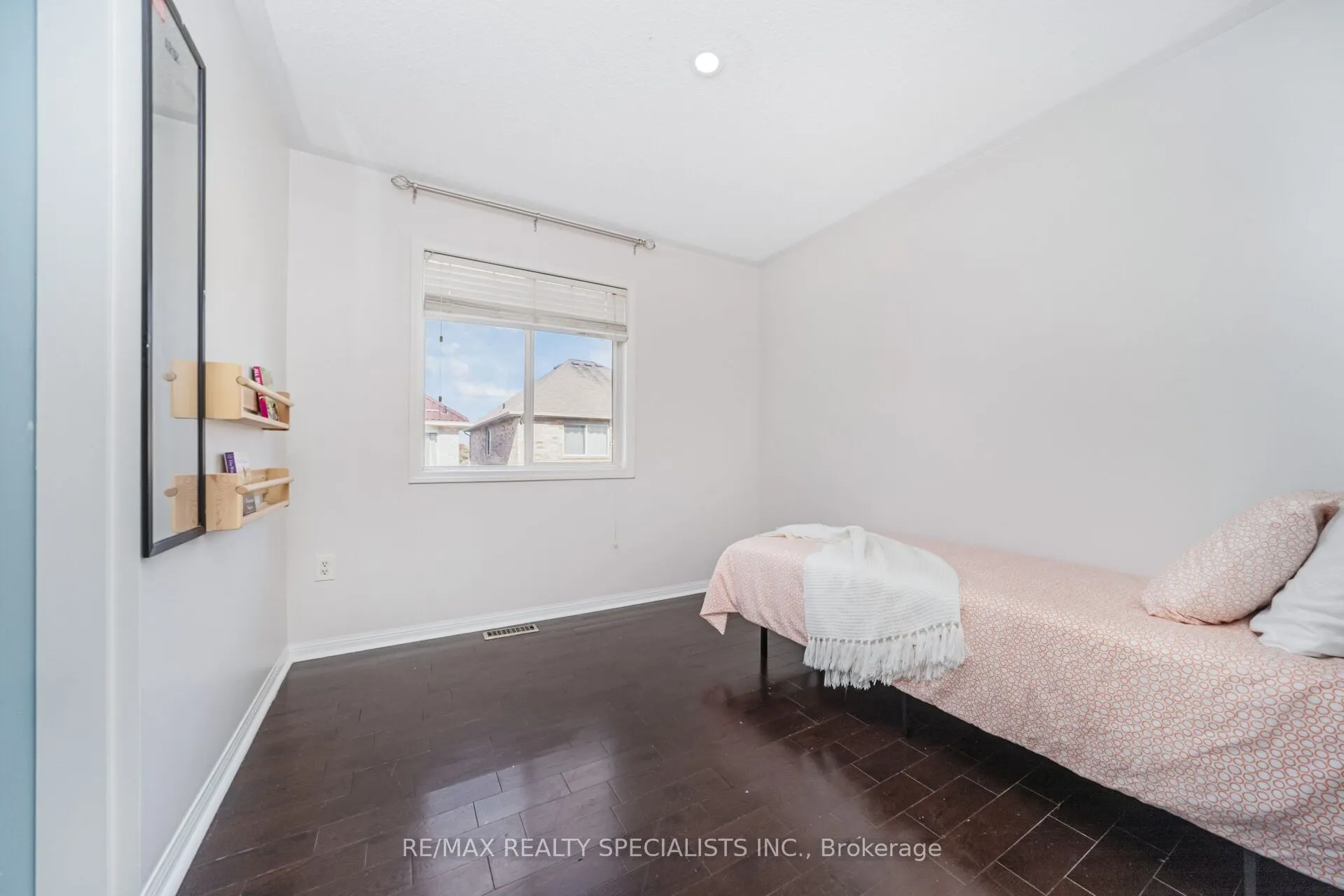 13 Degrassi Cove Circle