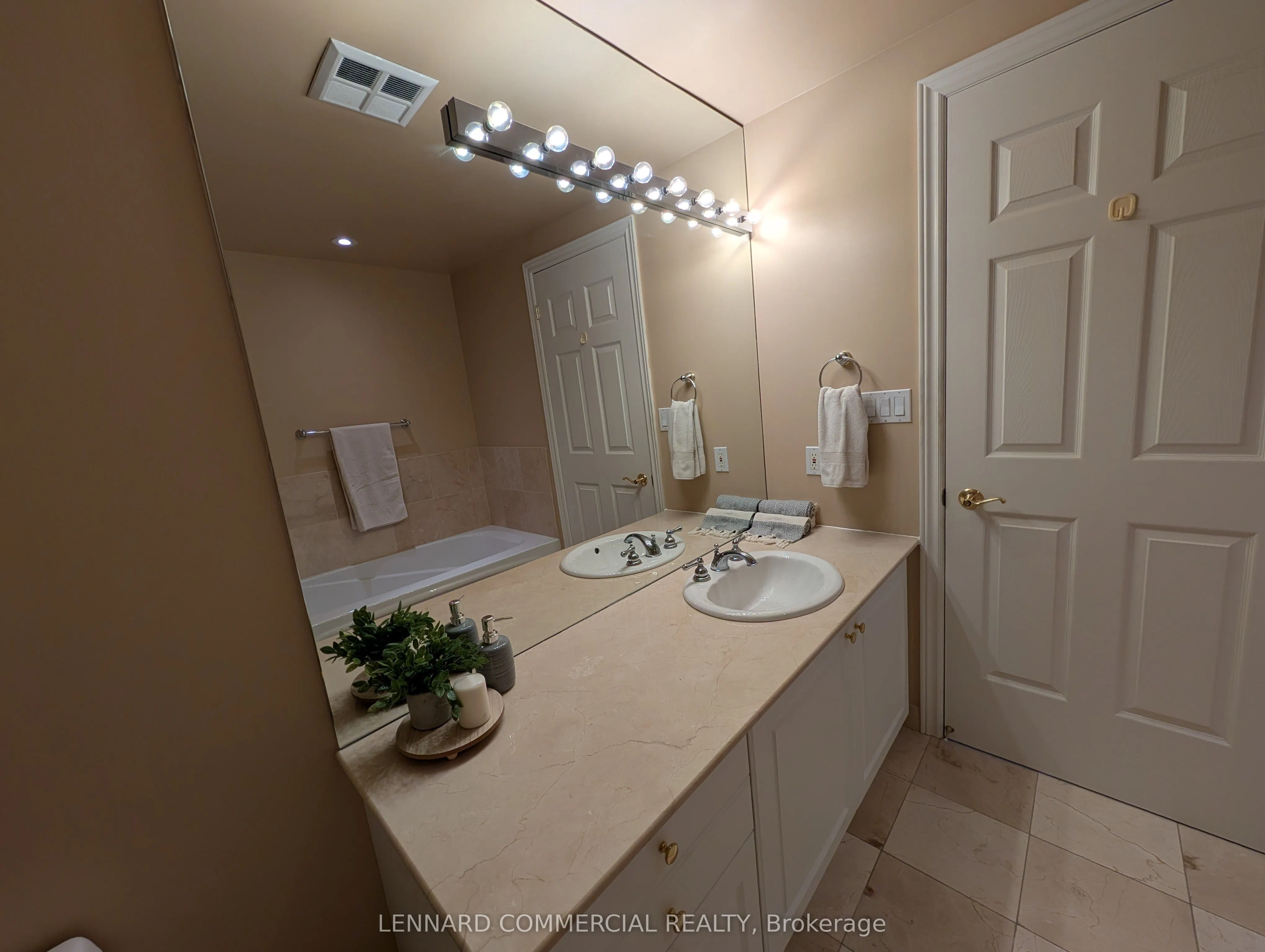 3085 Bloor Street W, #505