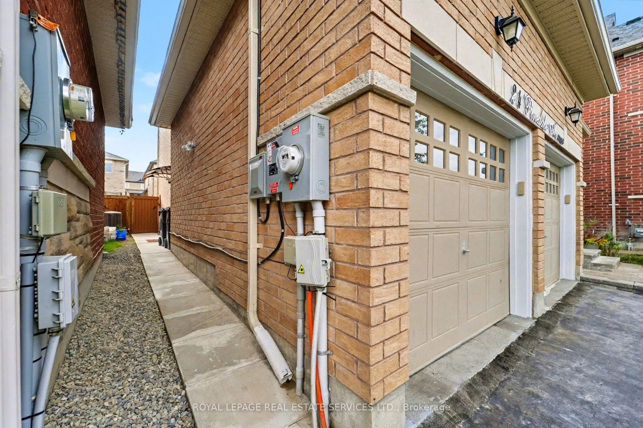 24 Pinedale Avenue