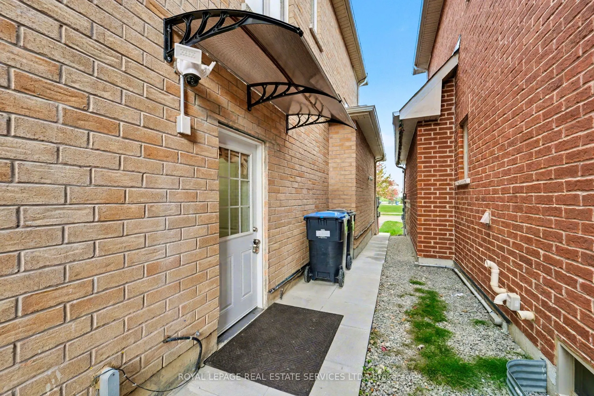 24 Pinedale Avenue