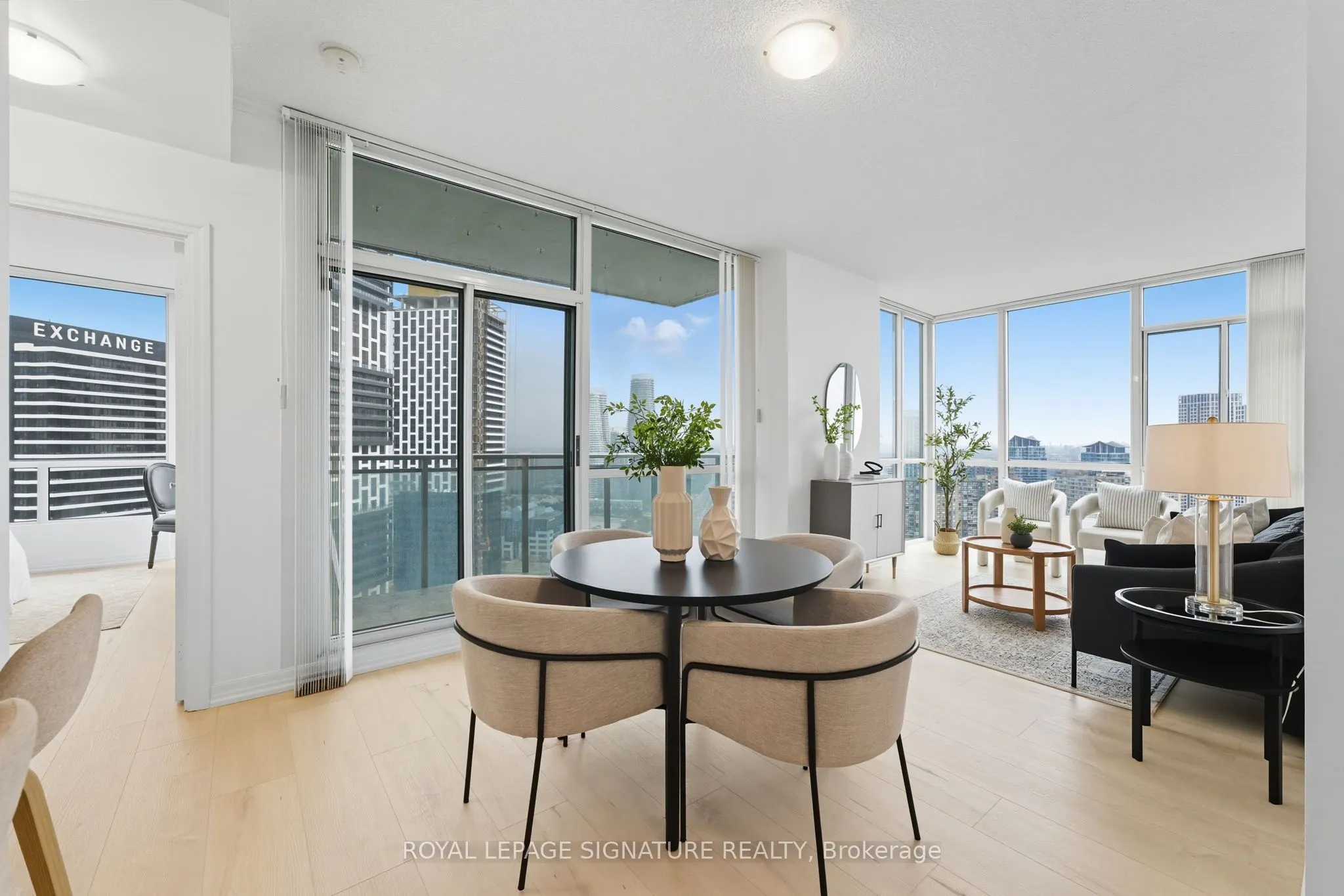 220 Burnhamthorpe Road W, #2702