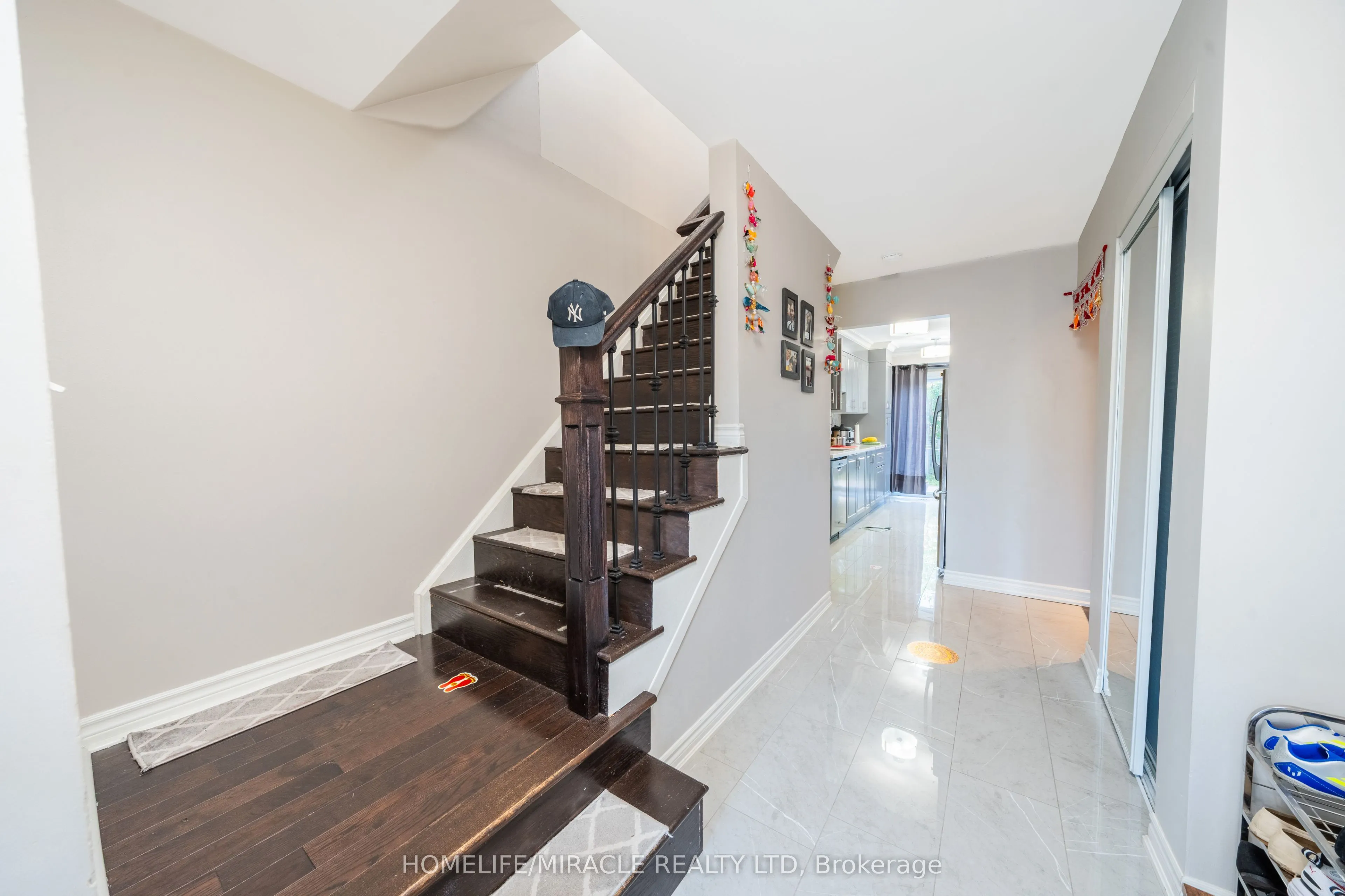613 Galloway Crescent