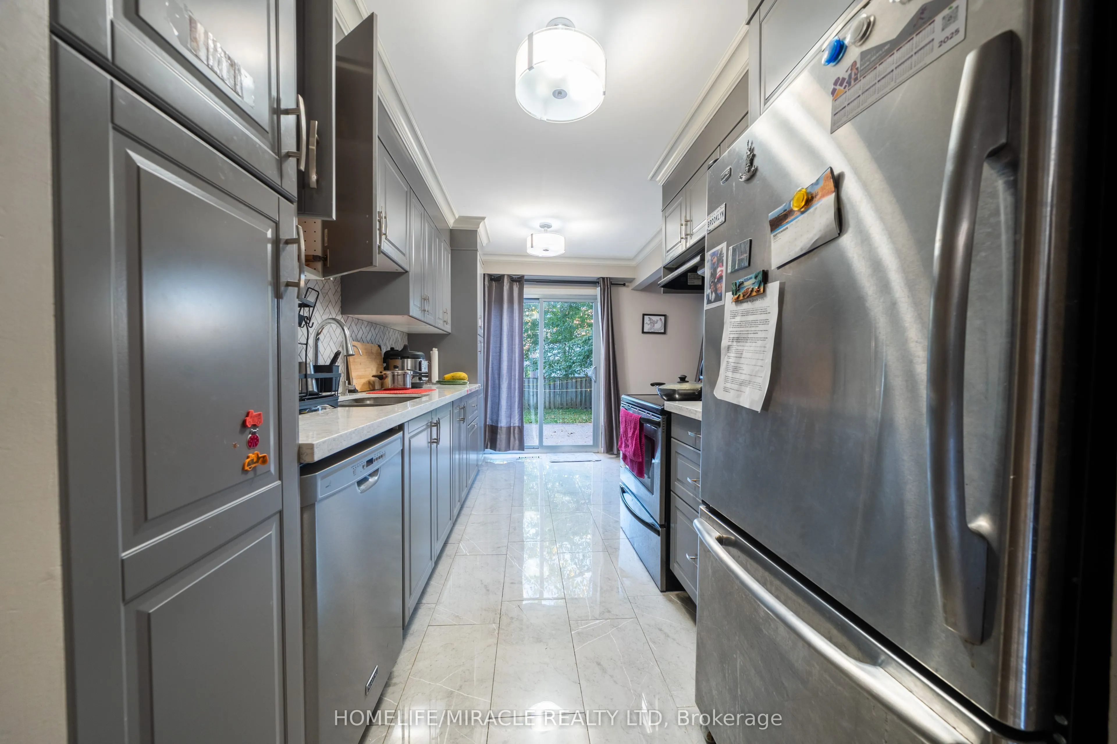 613 Galloway Crescent