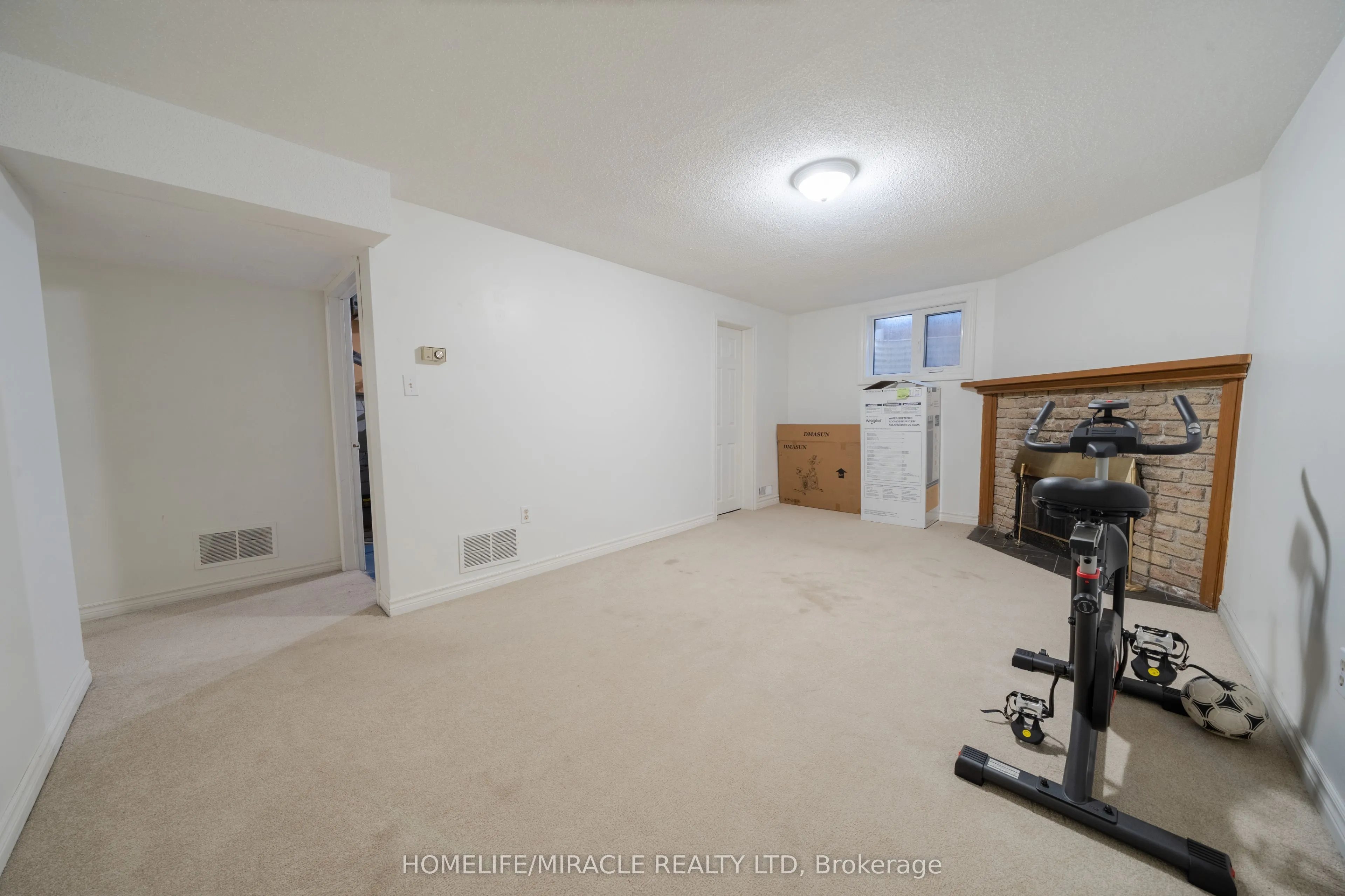 613 Galloway Crescent