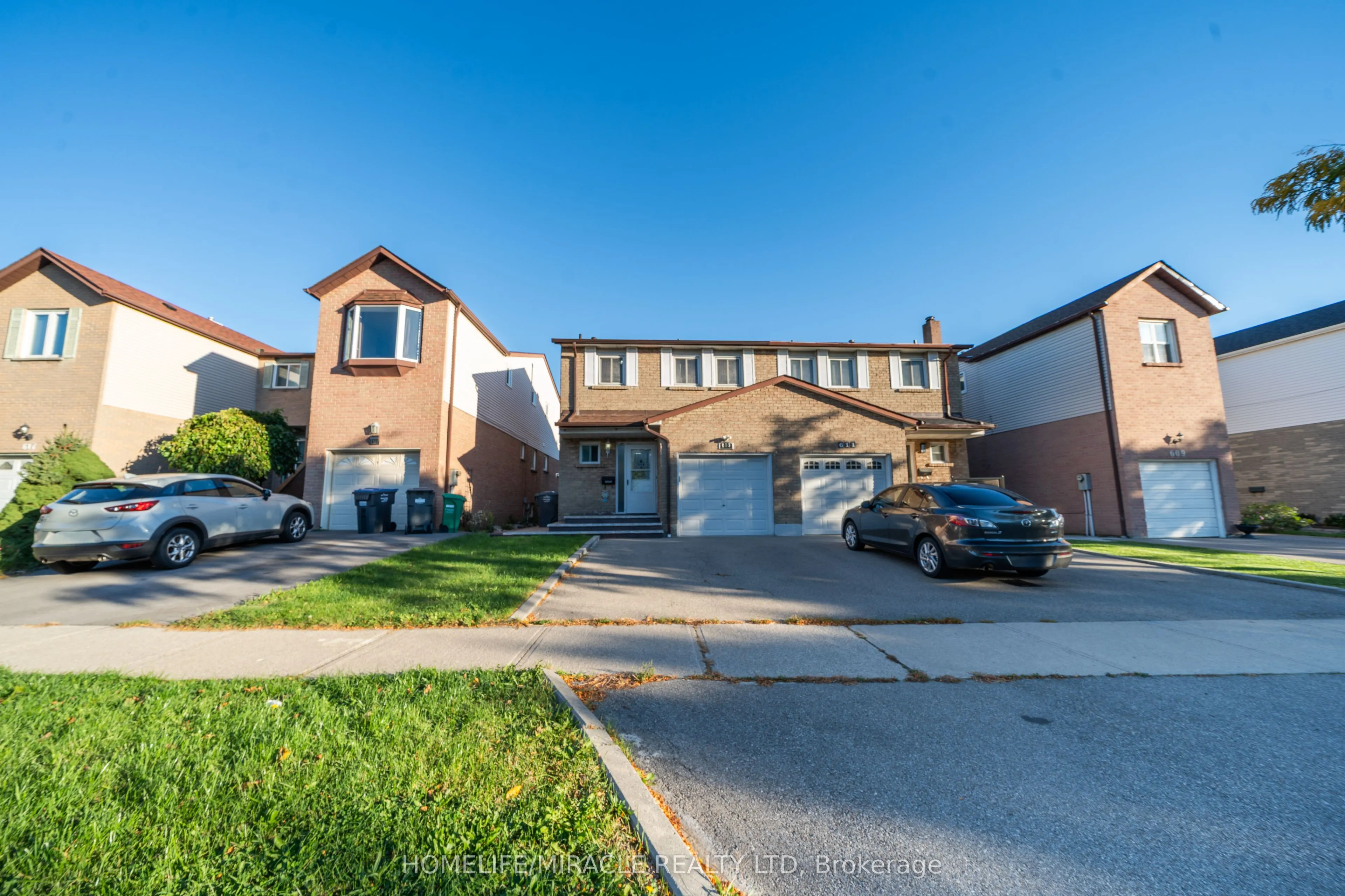 613 Galloway Crescent