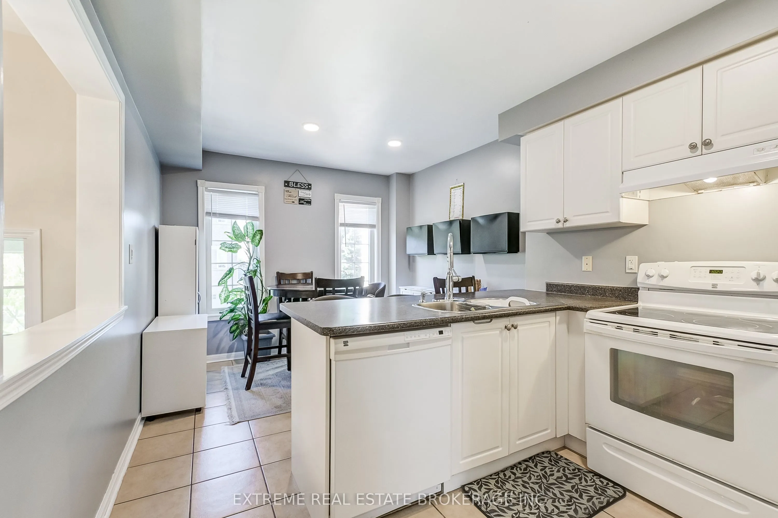 271 Richvale Drive S, #38