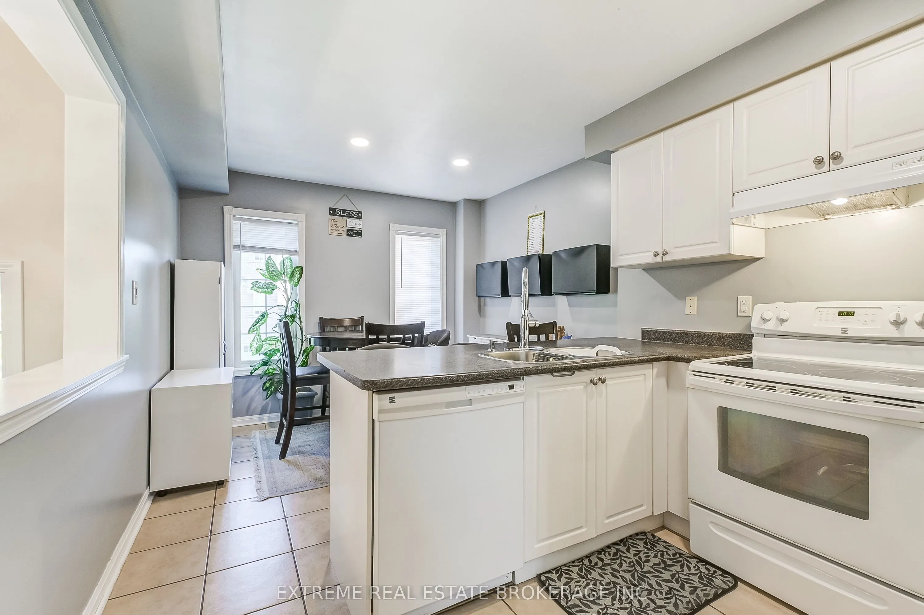 271 Richvale Drive S, #38