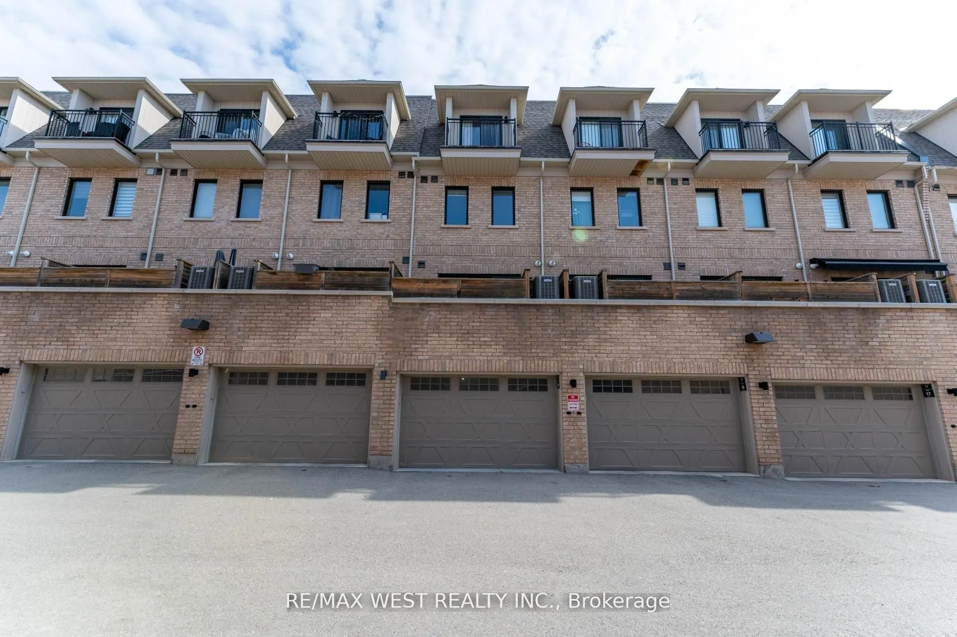 2172 Trafalgar Road, #19
