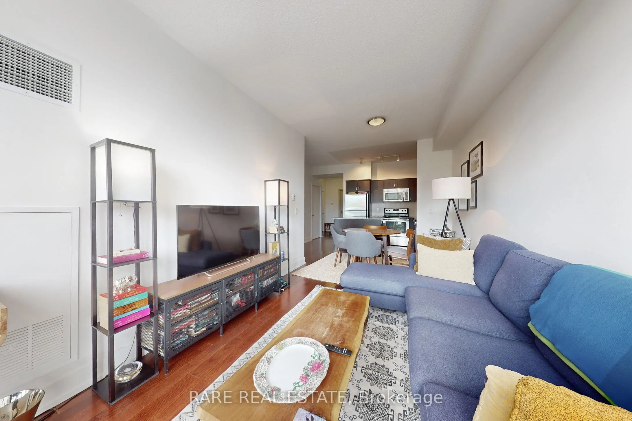 1638 Bloor Street W, #402