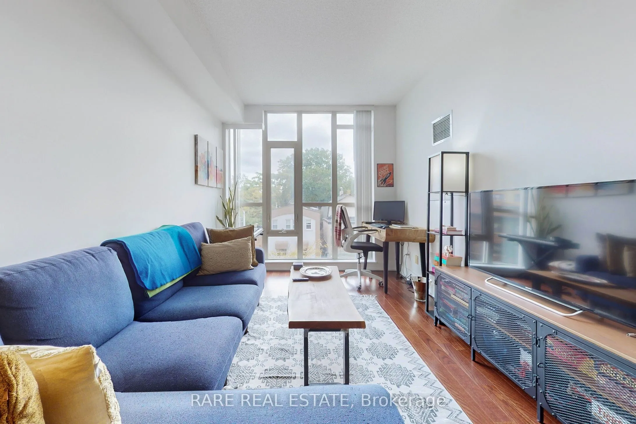 1638 Bloor Street W, #402