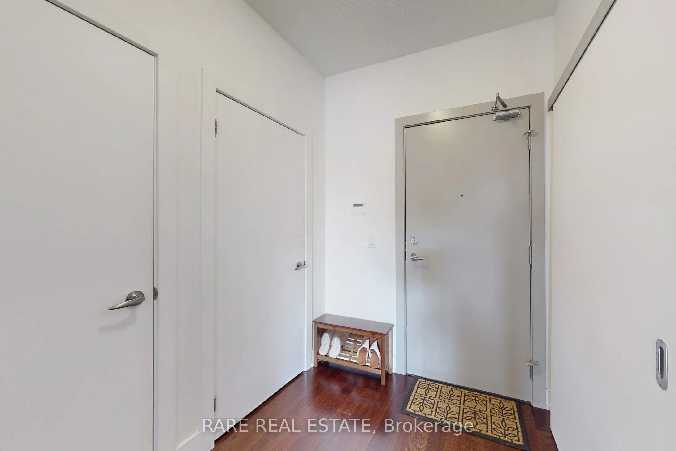 1638 Bloor Street W, #402