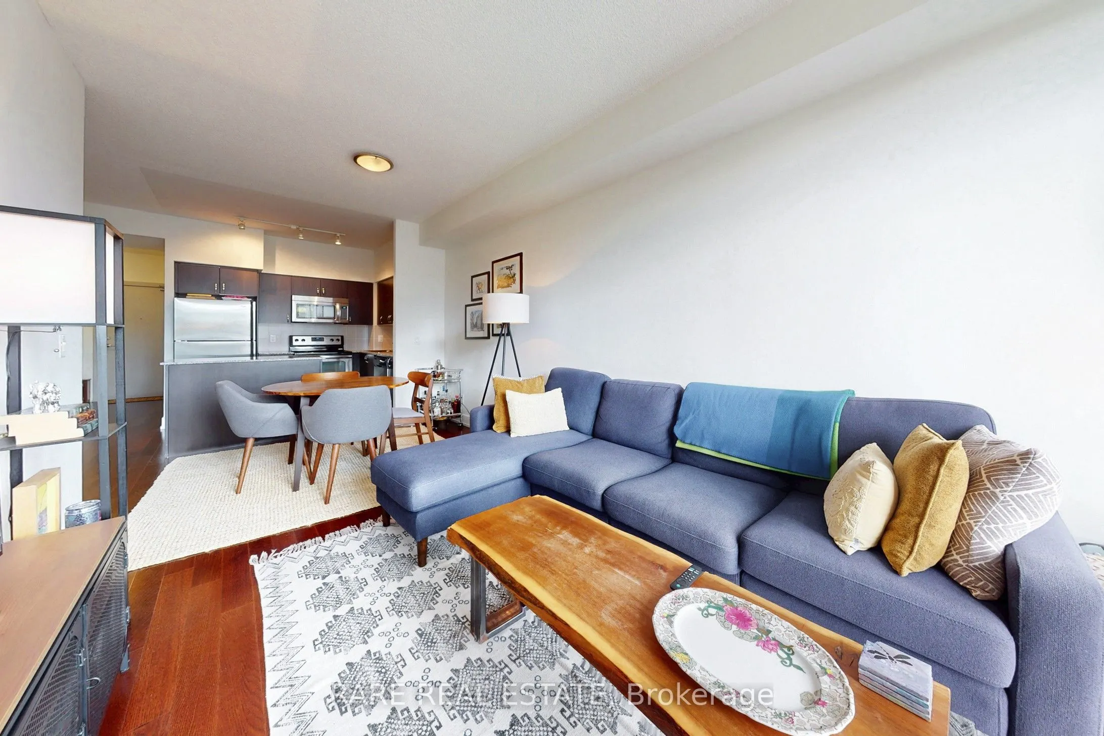 1638 Bloor Street W, #402