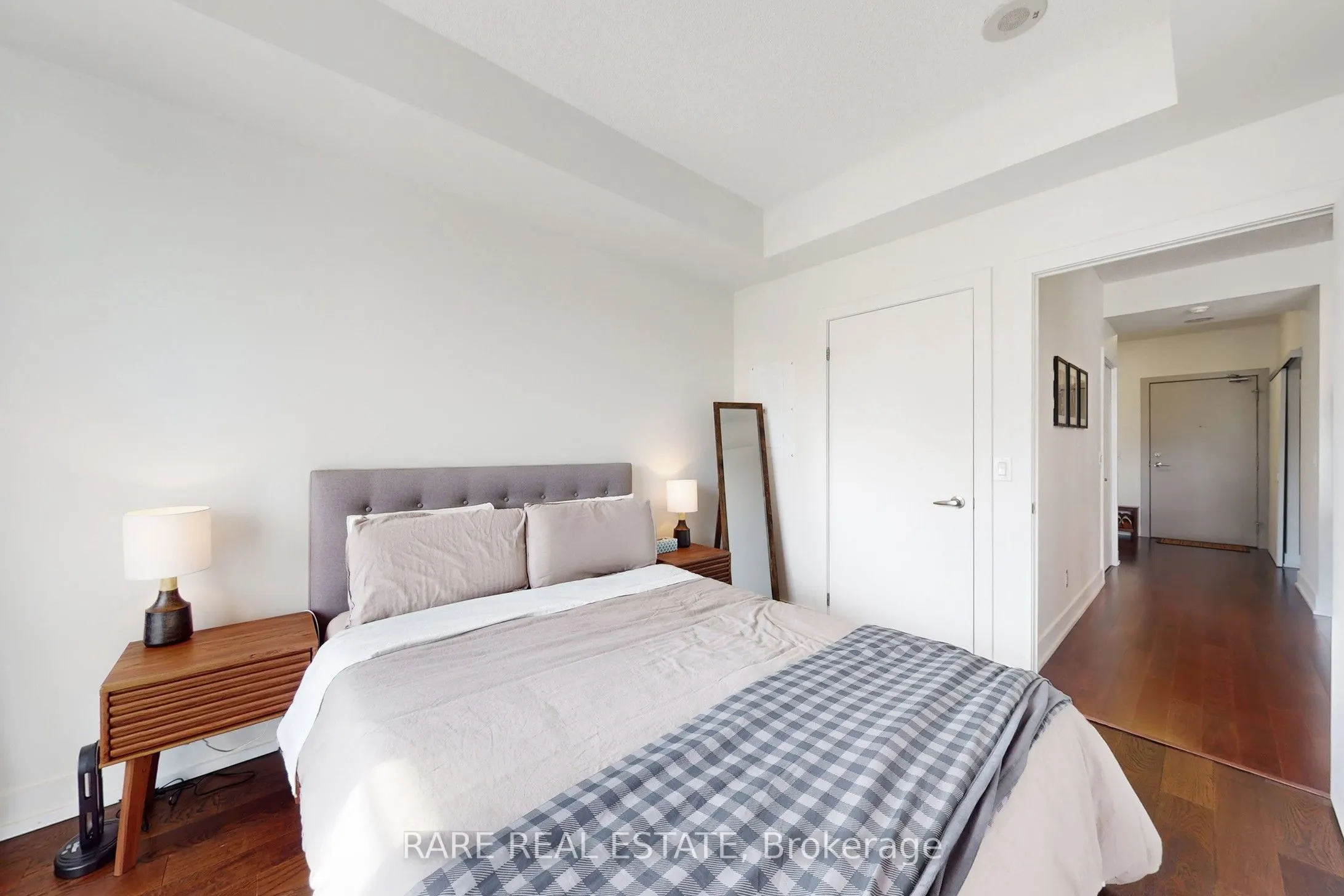1638 Bloor Street W, #402