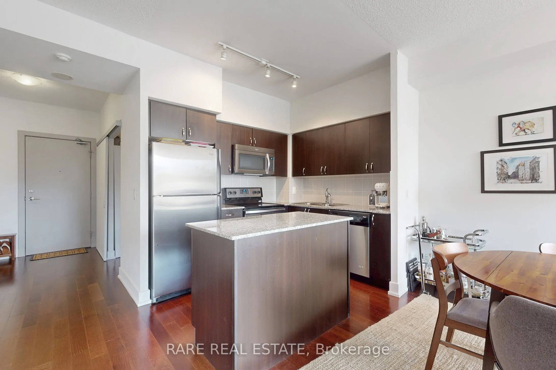 1638 Bloor Street W, #402
