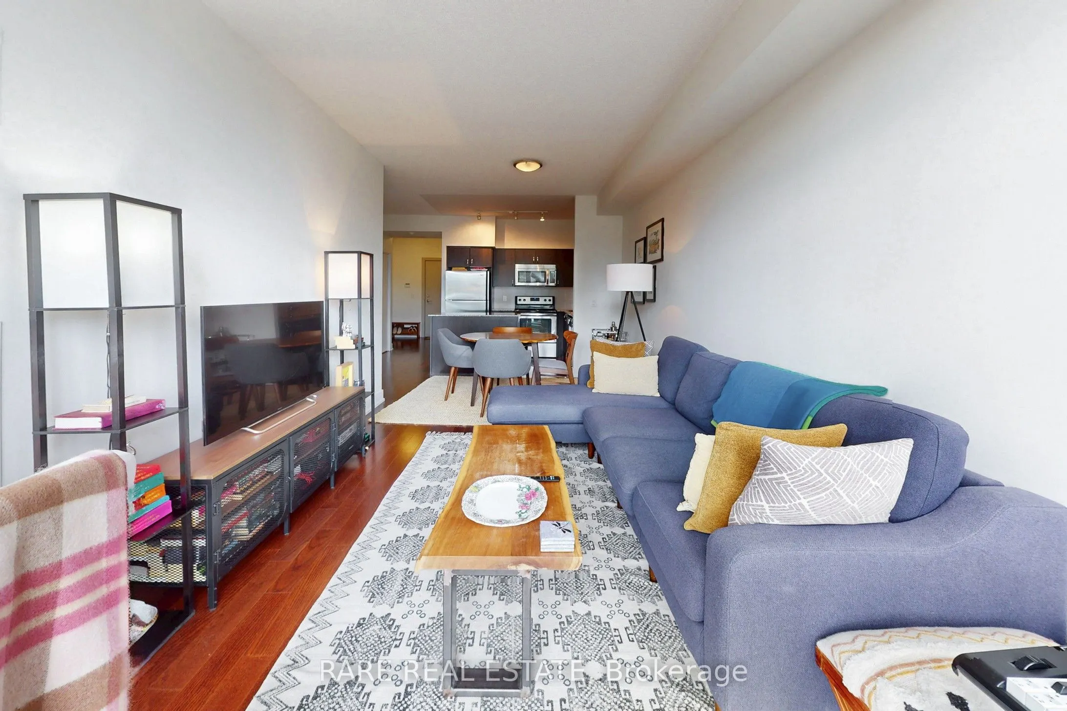 1638 Bloor Street W, #402