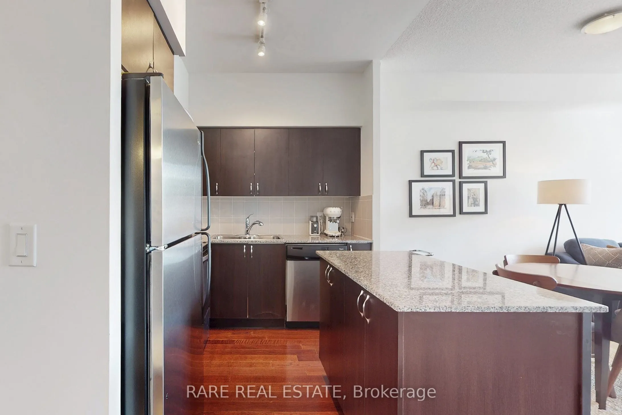 1638 Bloor Street W, #402