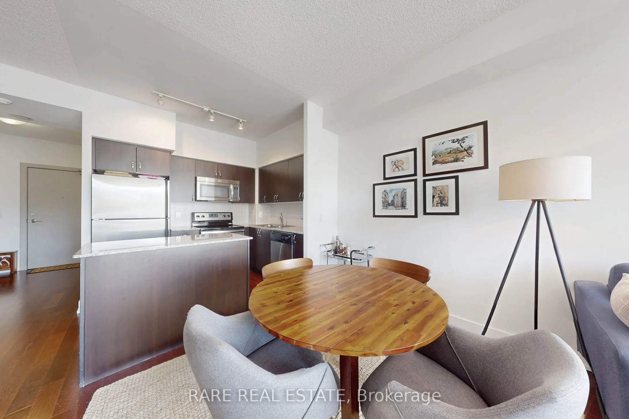 1638 Bloor Street W, #402