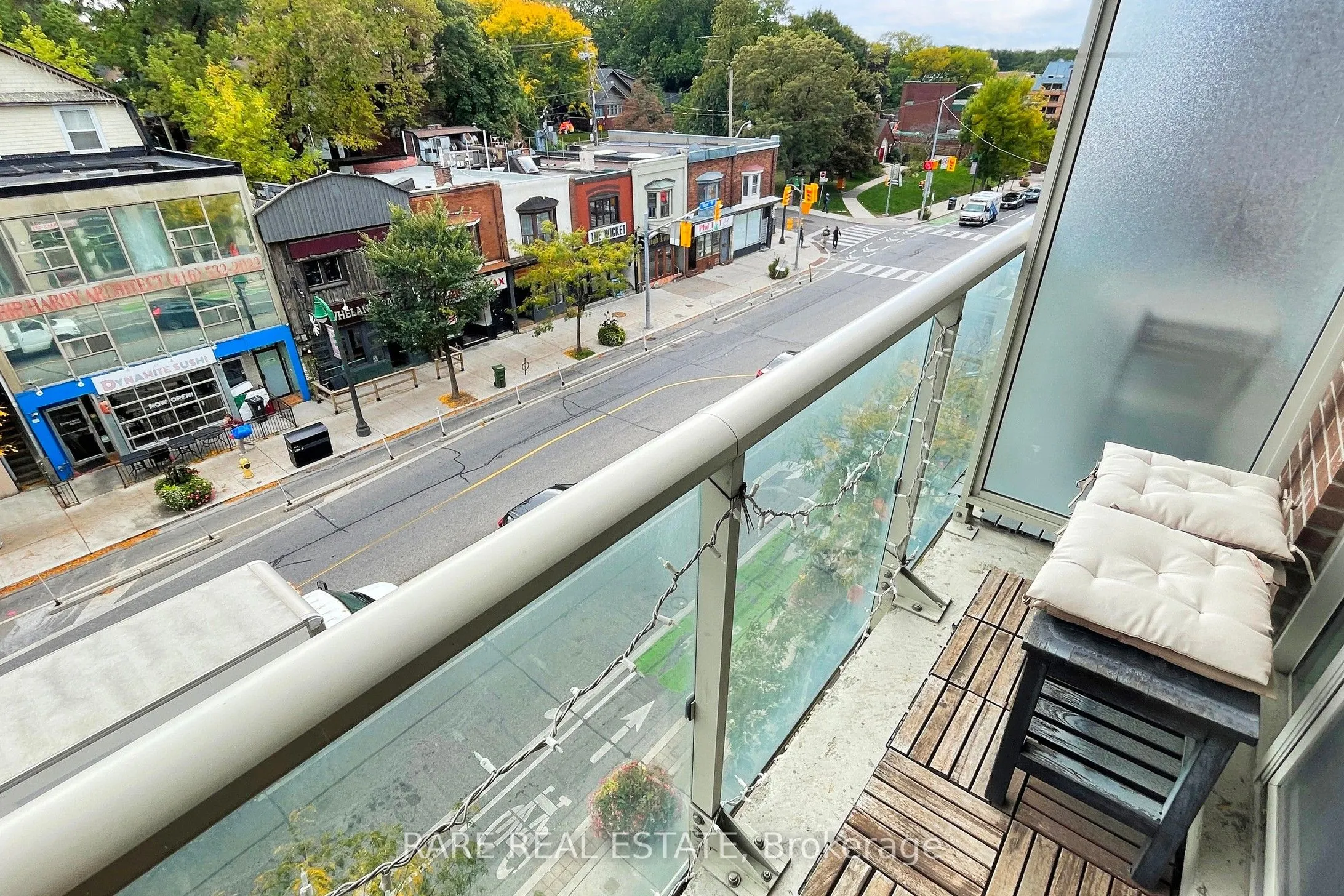 1638 Bloor Street W, #402