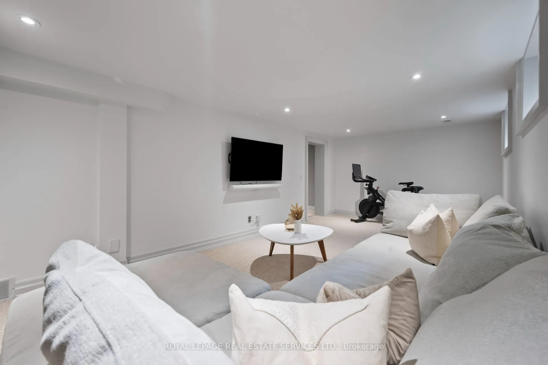 244 The Kingsway