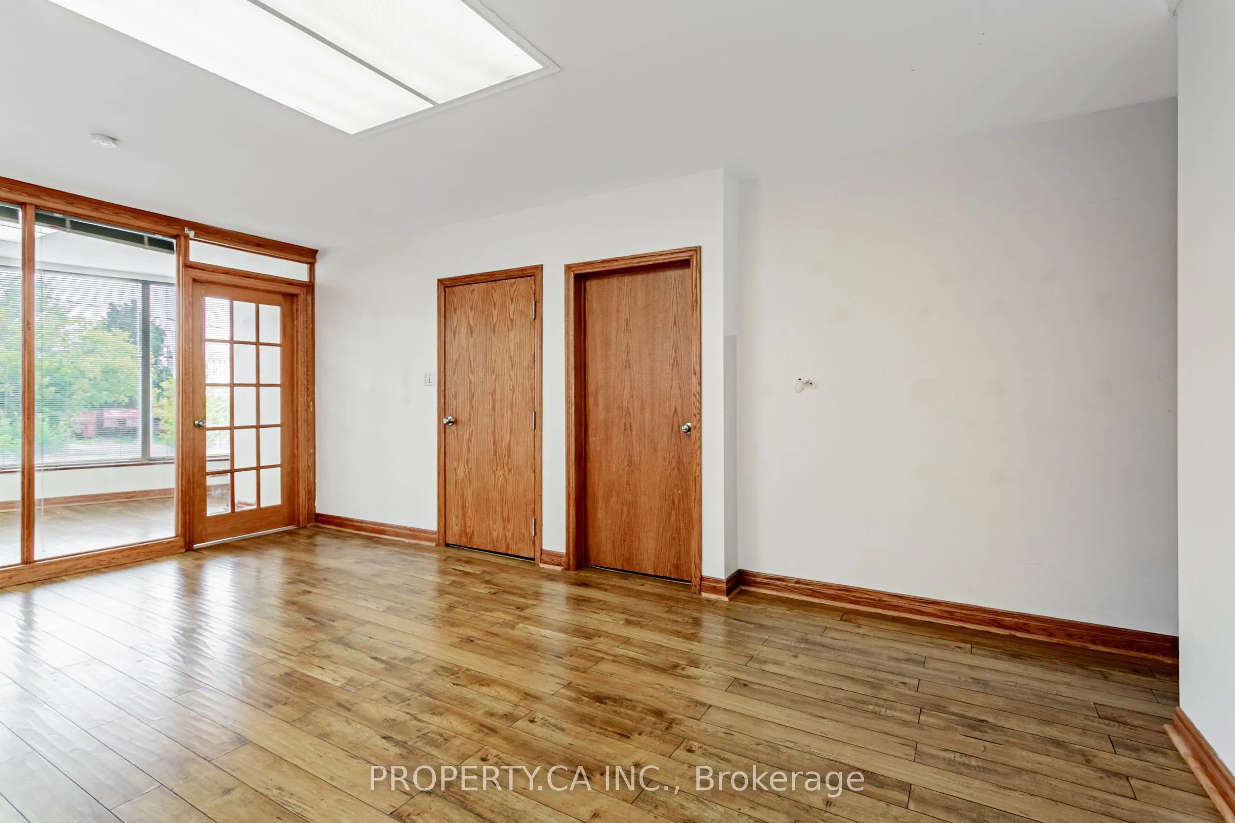 3581a Dundas Street W, #Second Floor