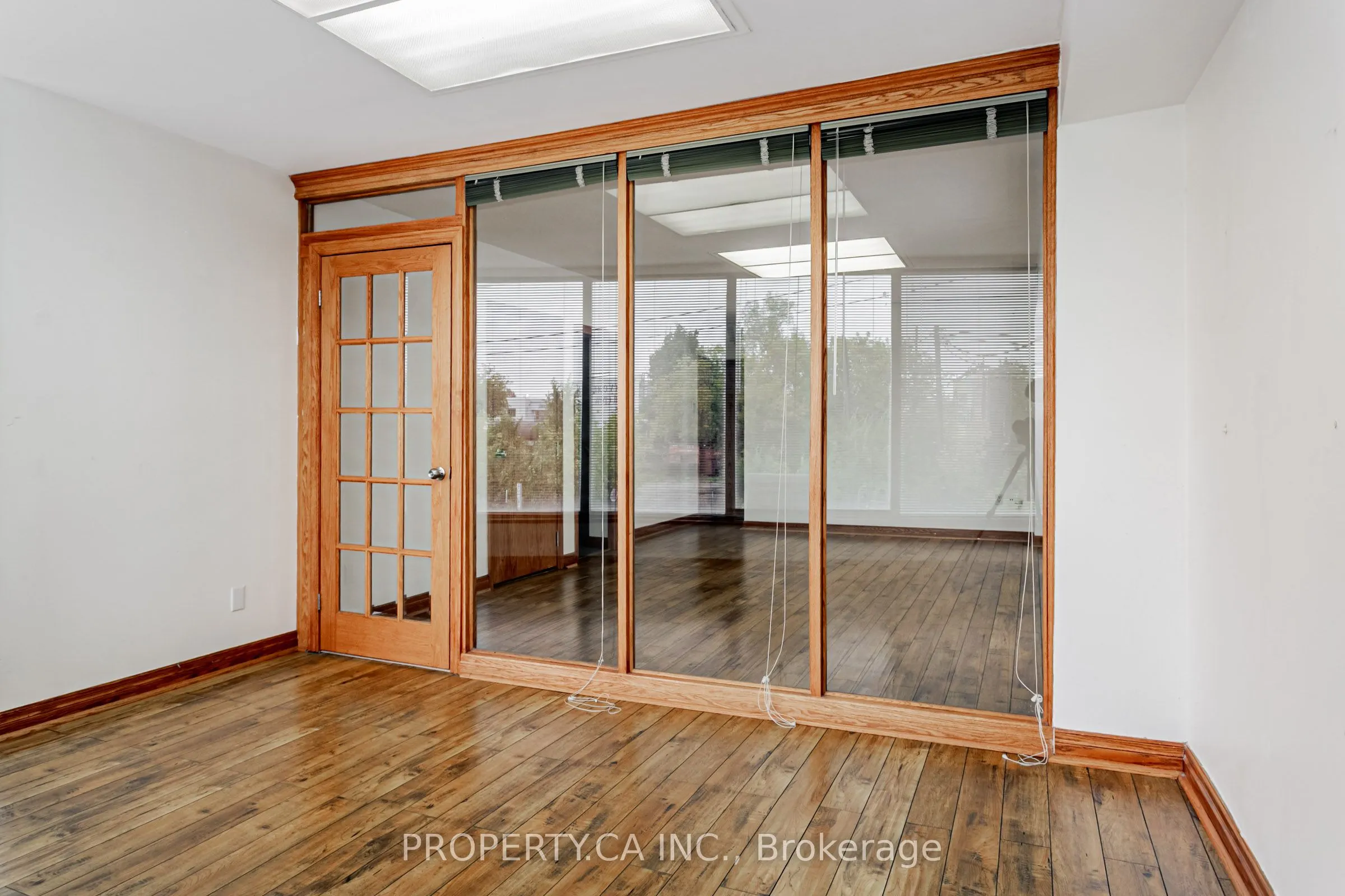 3581a Dundas Street W, #Second Floor
