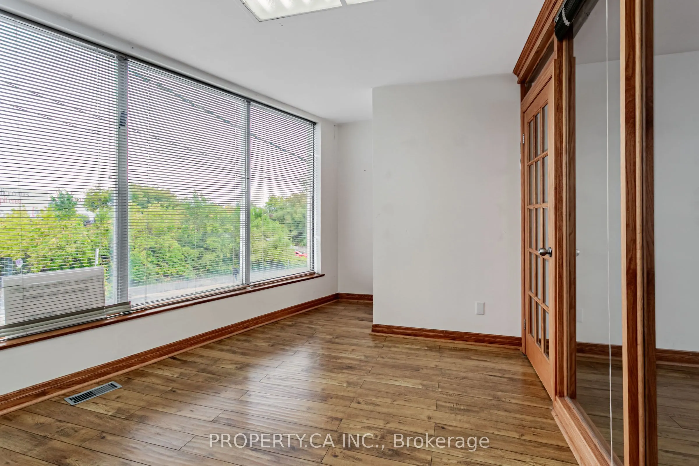 3581a Dundas Street W, #Second Floor
