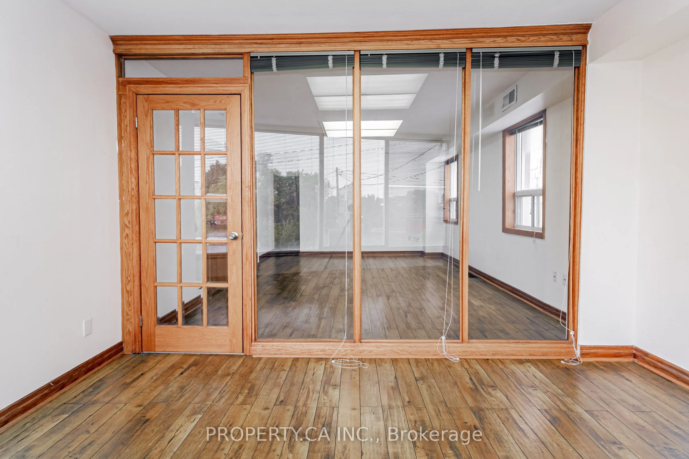 3581a Dundas Street W, #Second Floor