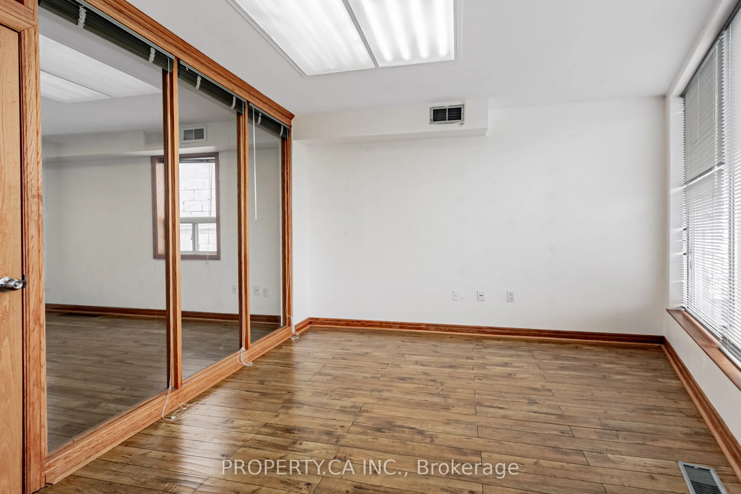 3581a Dundas Street W, #Second Floor