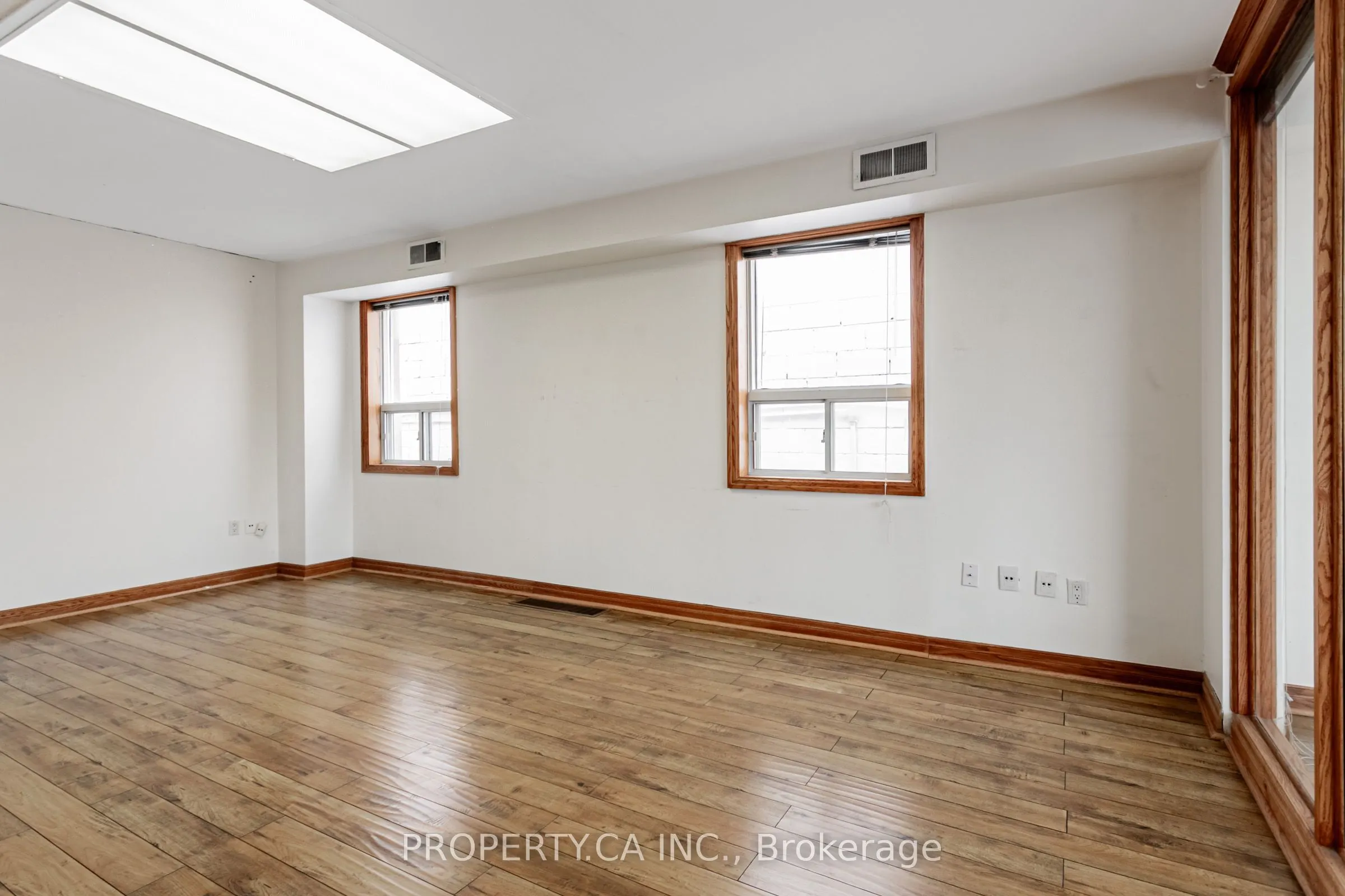 3581a Dundas Street W, #Second Floor
