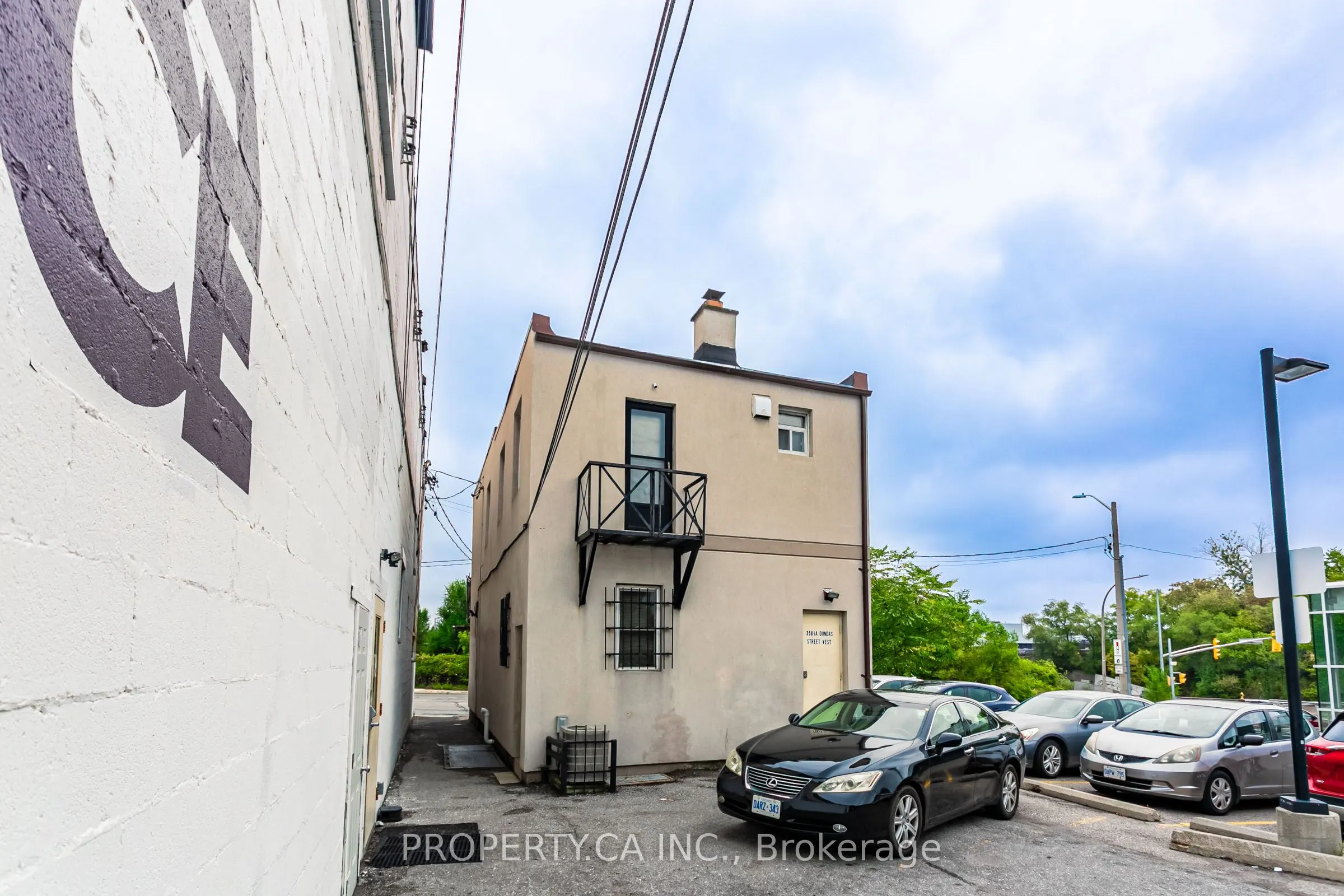 3581a Dundas Street W, #Second Floor