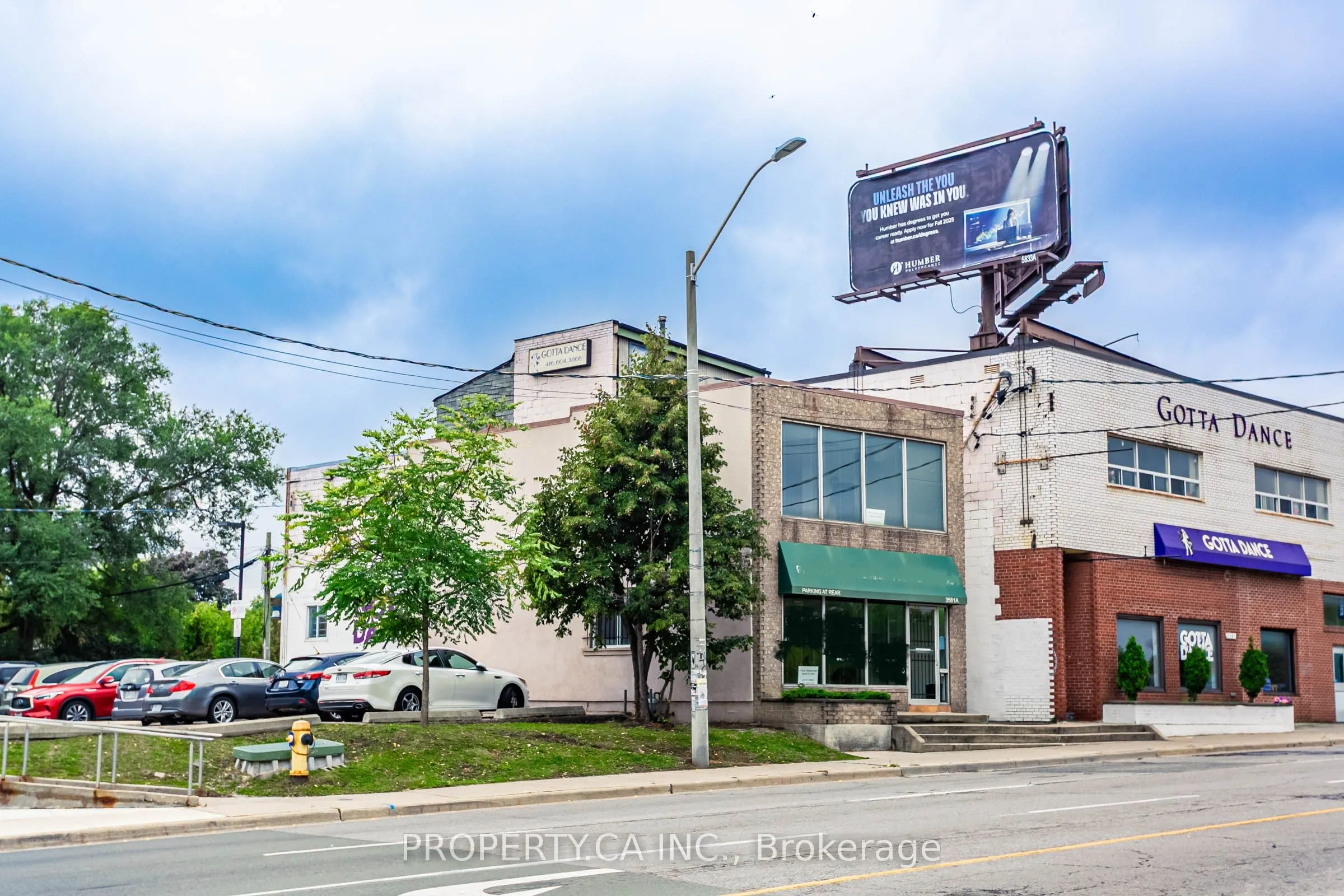 3581a Dundas Street W, #Second Floor